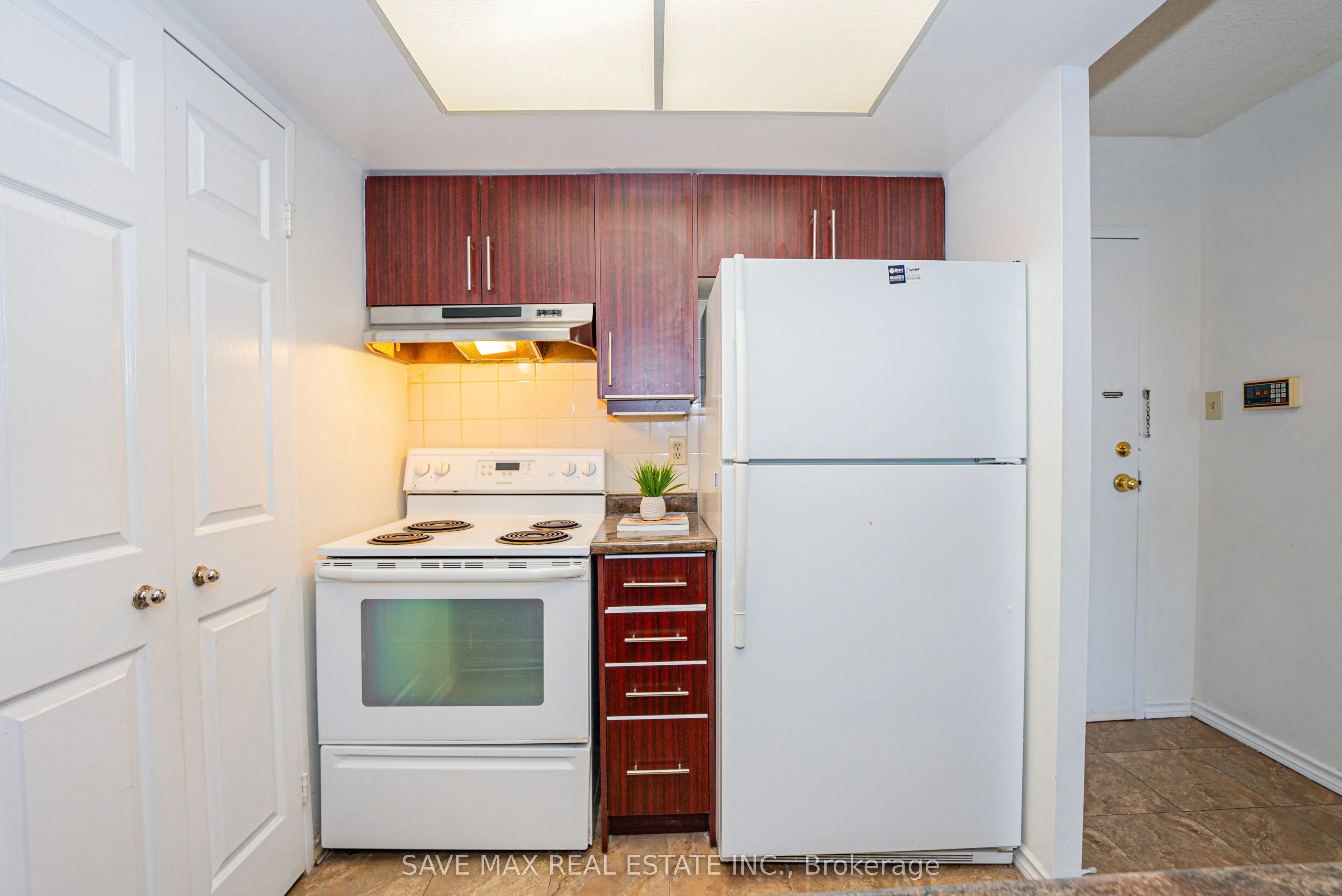 265 Enfield Place, #401