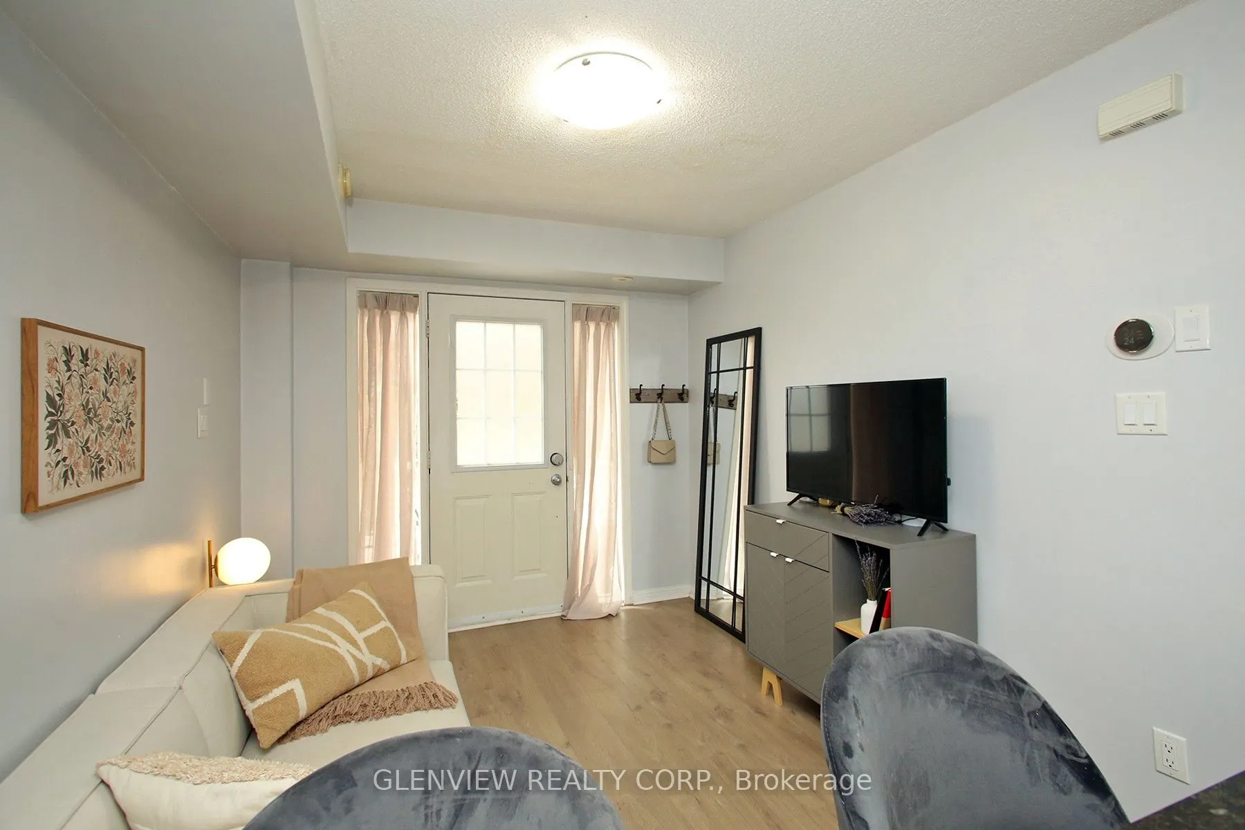 10 Laidlaw Street, #5