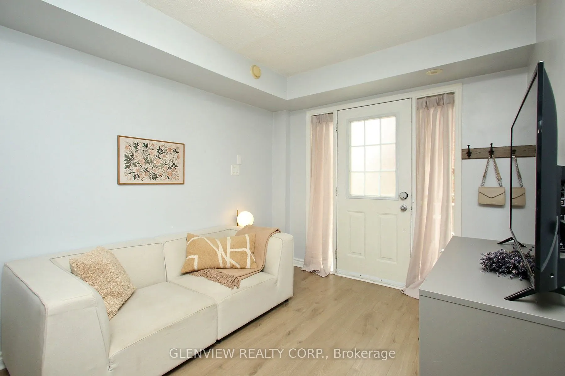 10 Laidlaw Street, #5