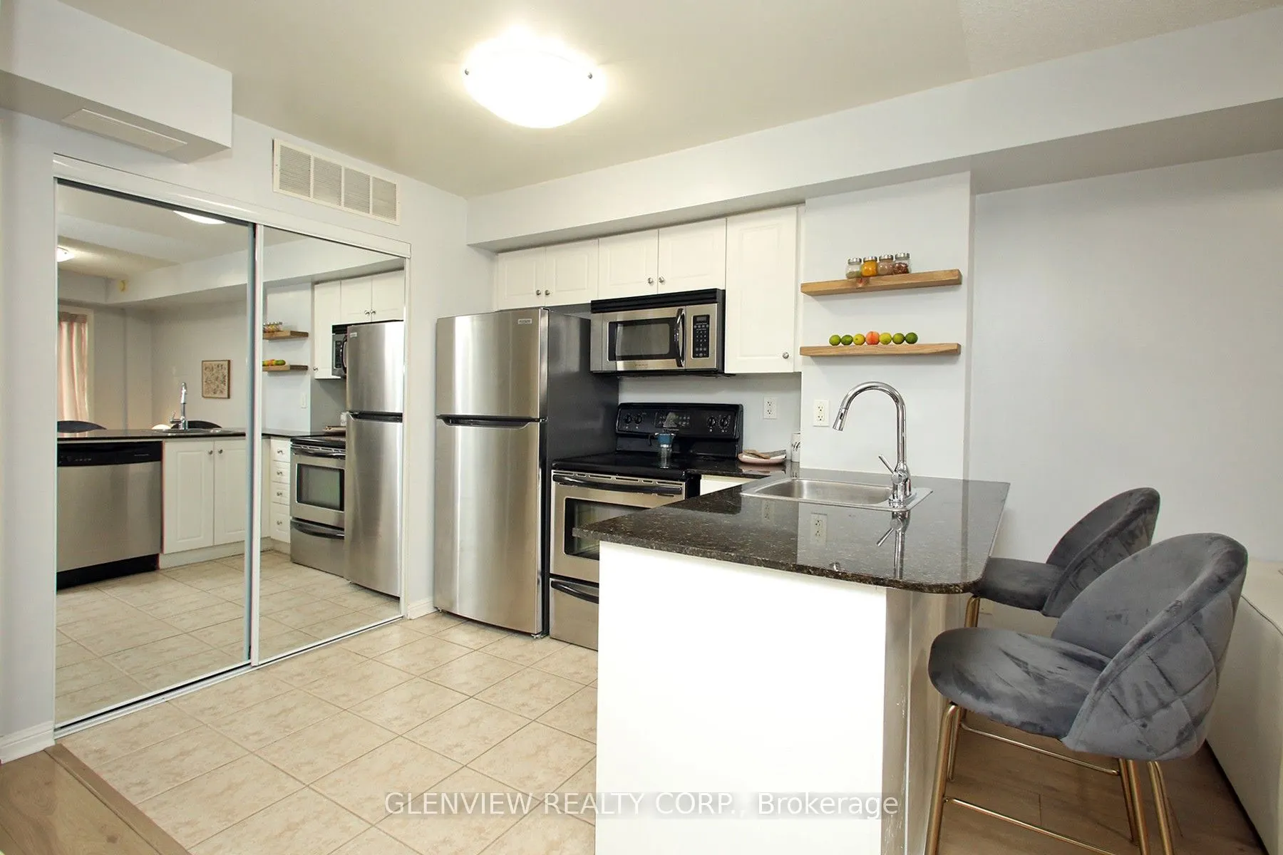 10 Laidlaw Street, #5