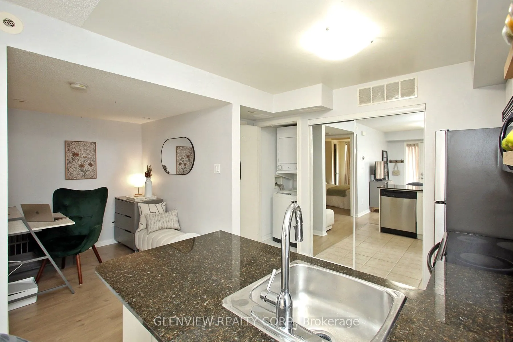 10 Laidlaw Street, #5
