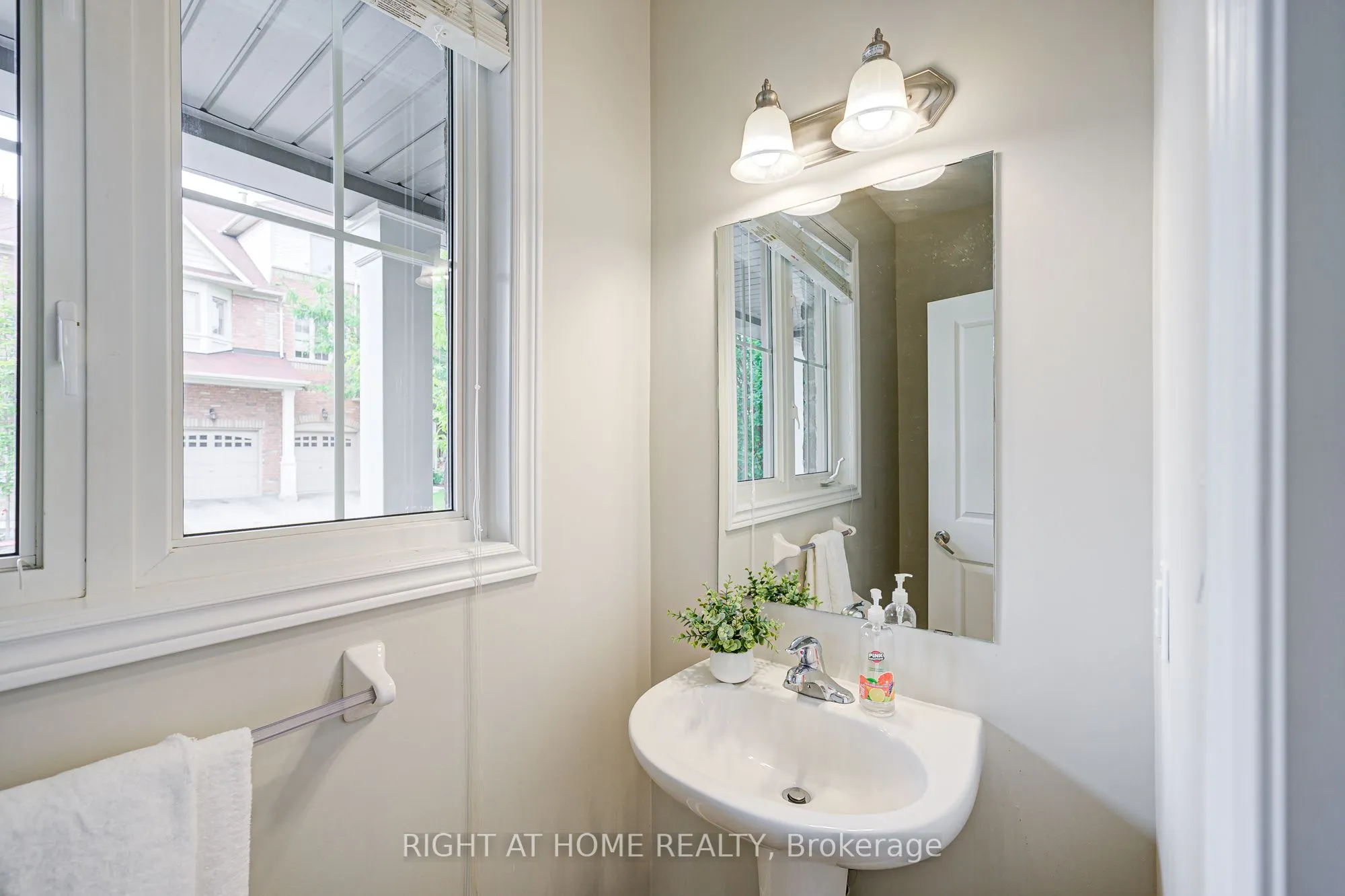 1 Cedar Lake Crescent, #Unit 39