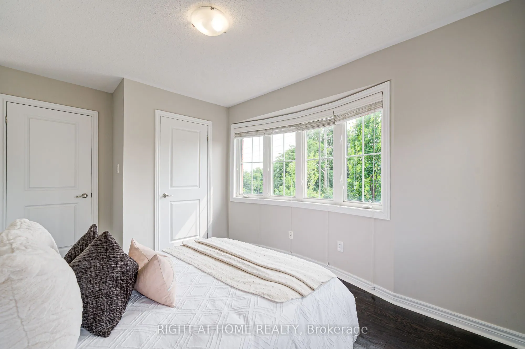 1 Cedar Lake Crescent, #Unit 39