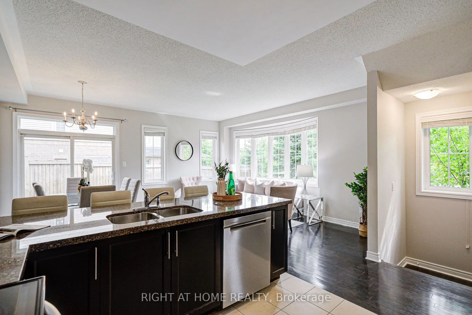1 Cedar Lake Crescent, #Unit 39