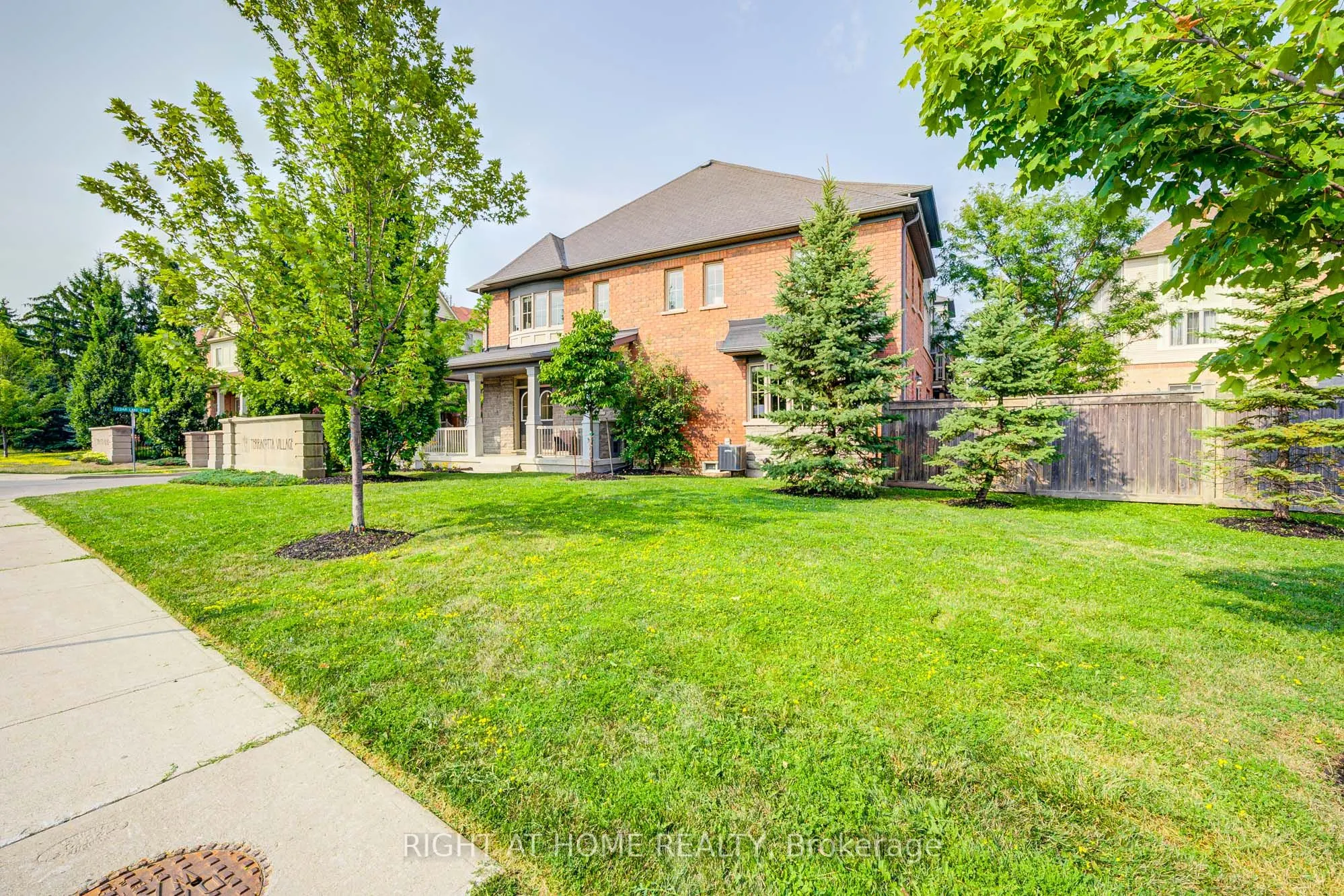 1 Cedar Lake Crescent, #Unit 39
