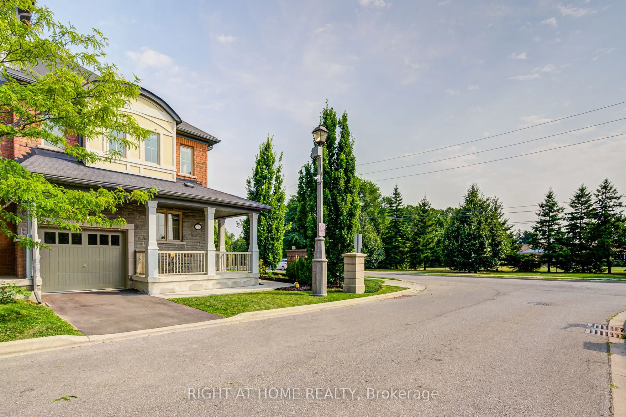 1 Cedar Lake Crescent, #Unit 39