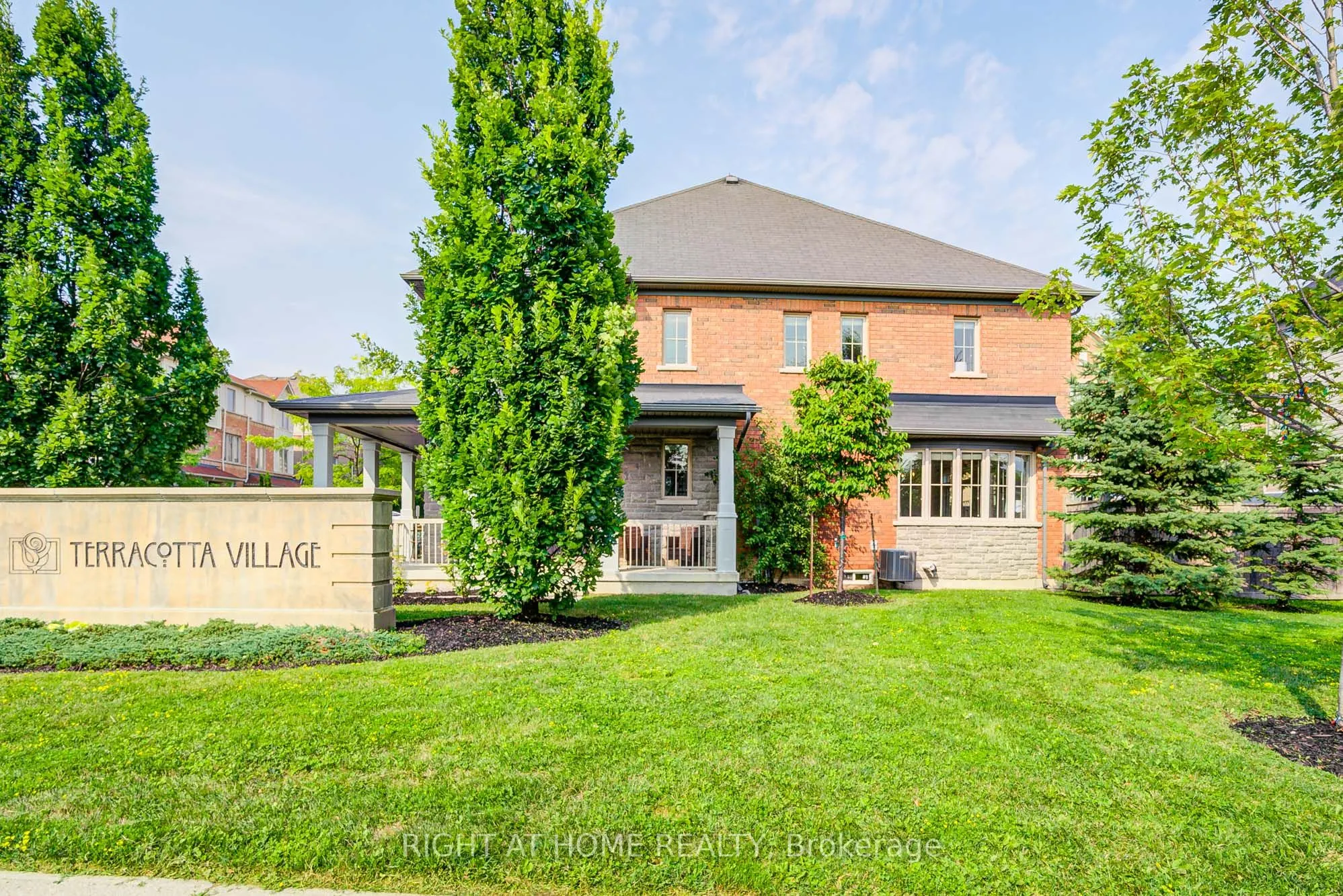 1 Cedar Lake Crescent, #Unit 39
