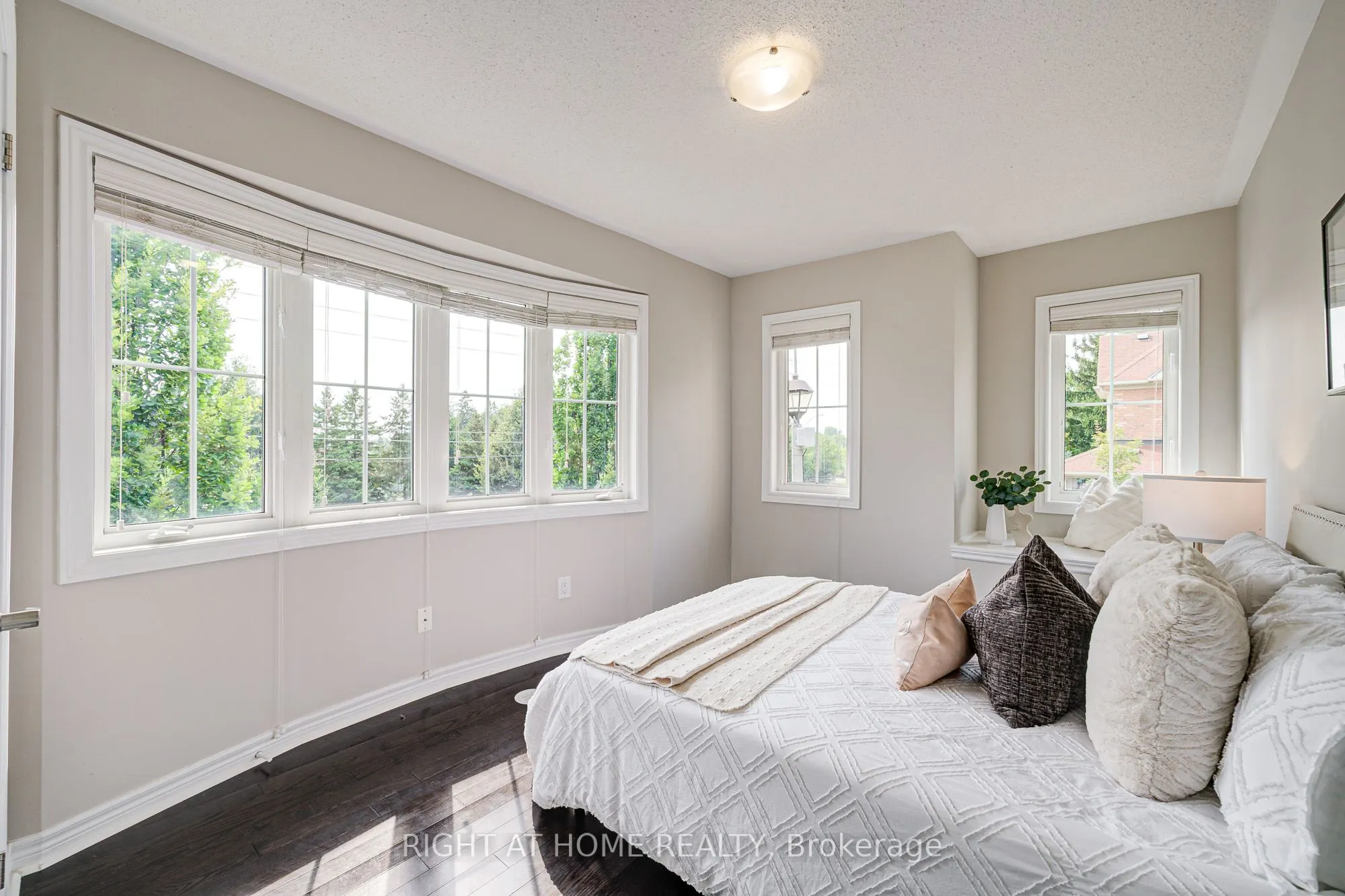 1 Cedar Lake Crescent, #Unit 39