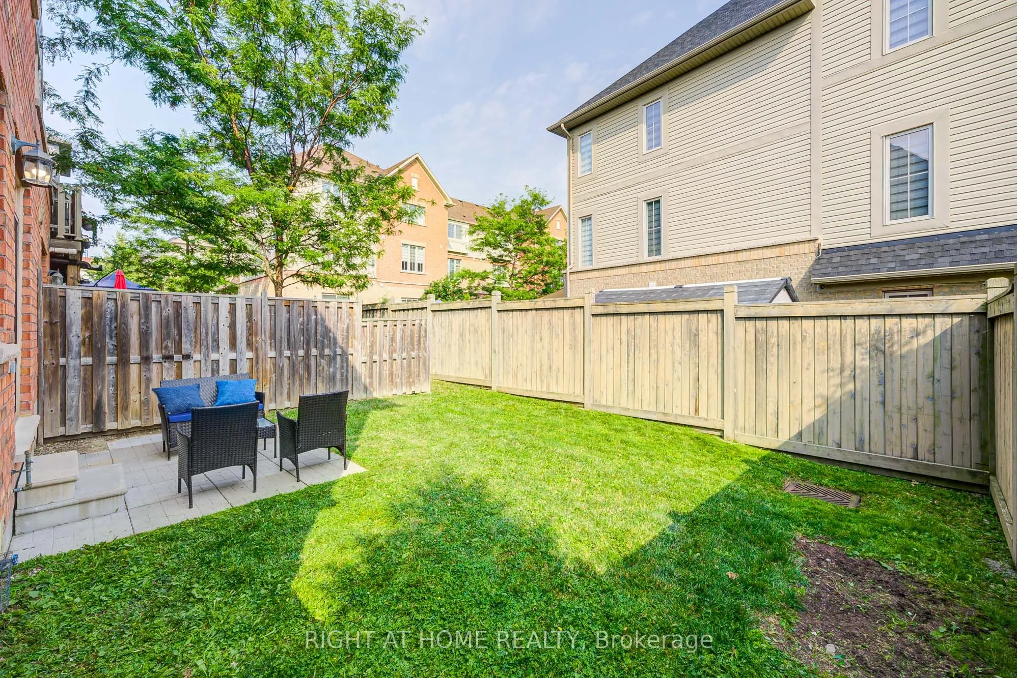 1 Cedar Lake Crescent, #Unit 39