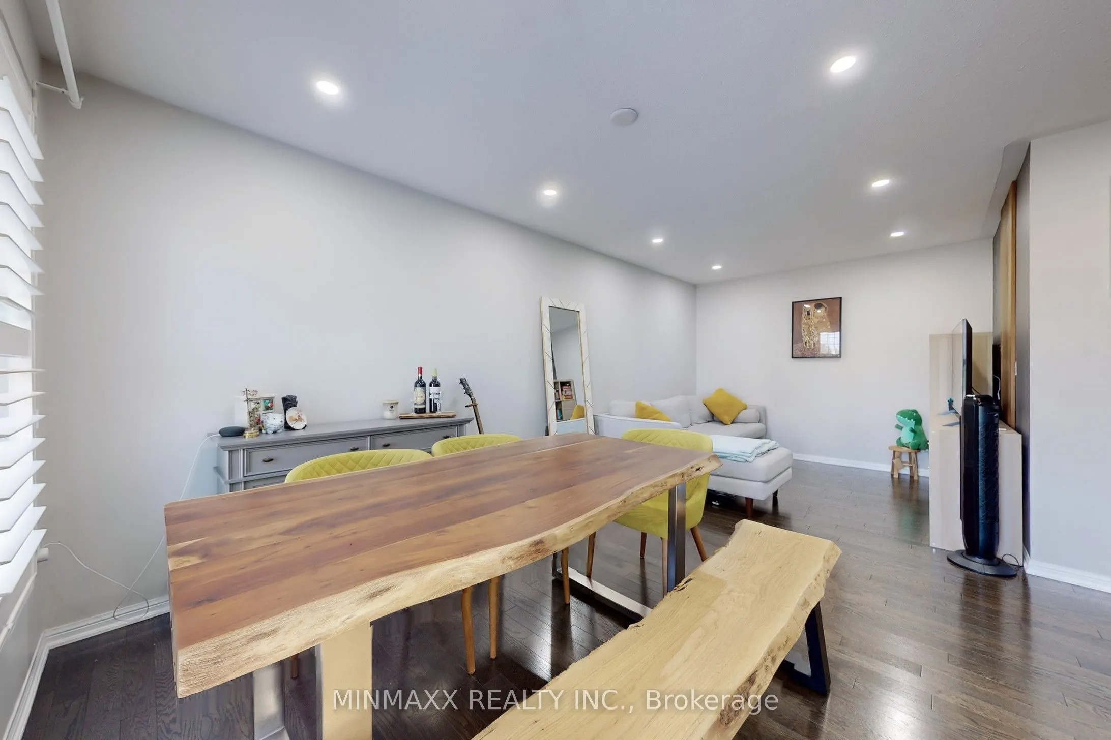 449 DALHOUSIE Gate