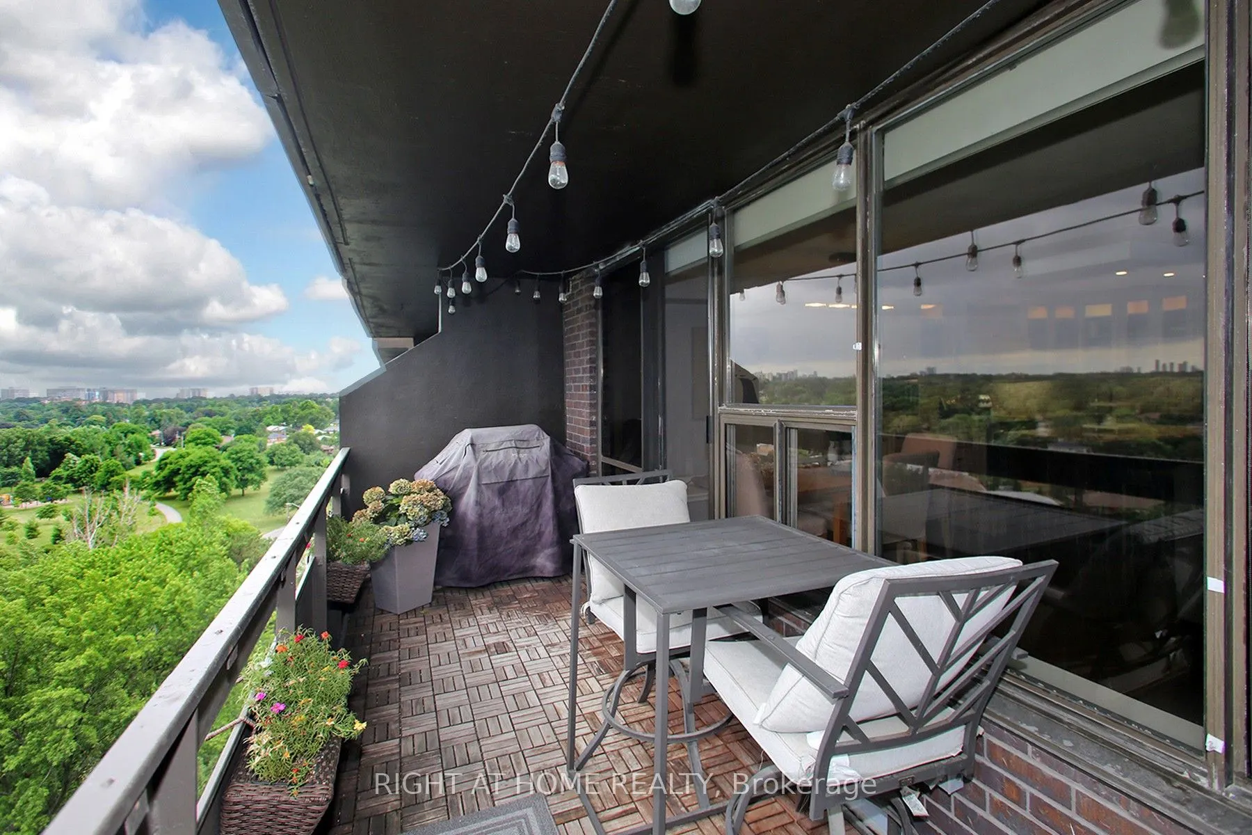11 Wincott Drive, #1508
