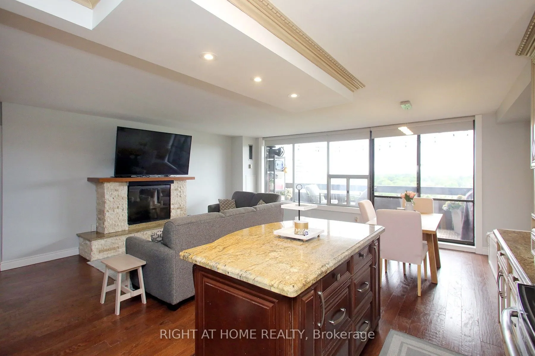 11 Wincott Drive, #1508