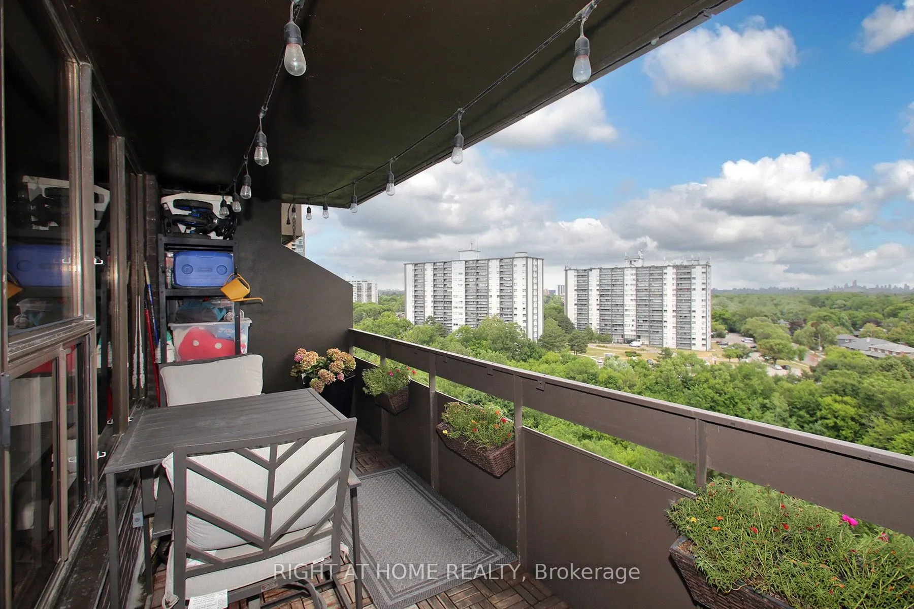 11 Wincott Drive, #1508