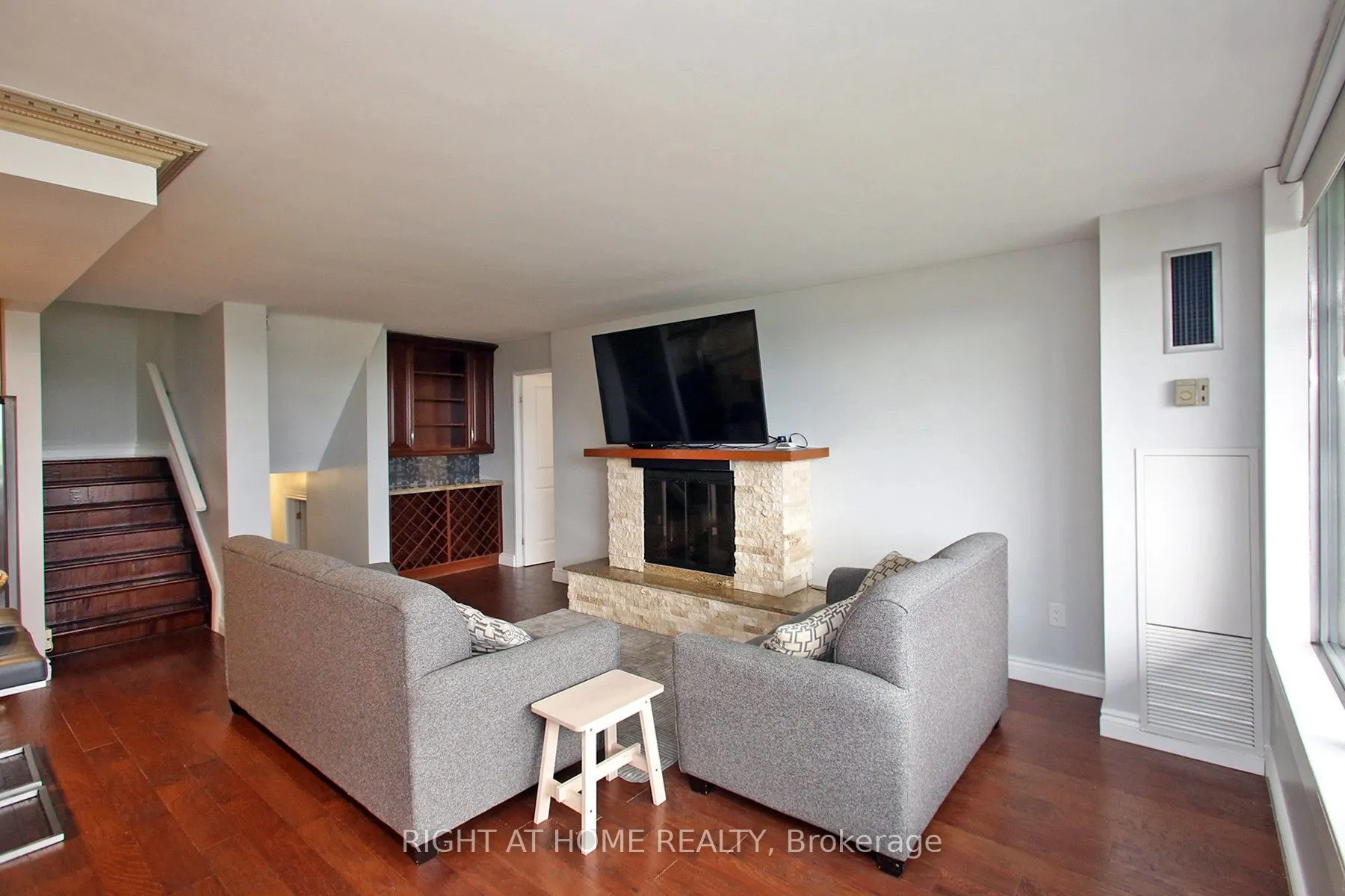 11 Wincott Drive, #1508
