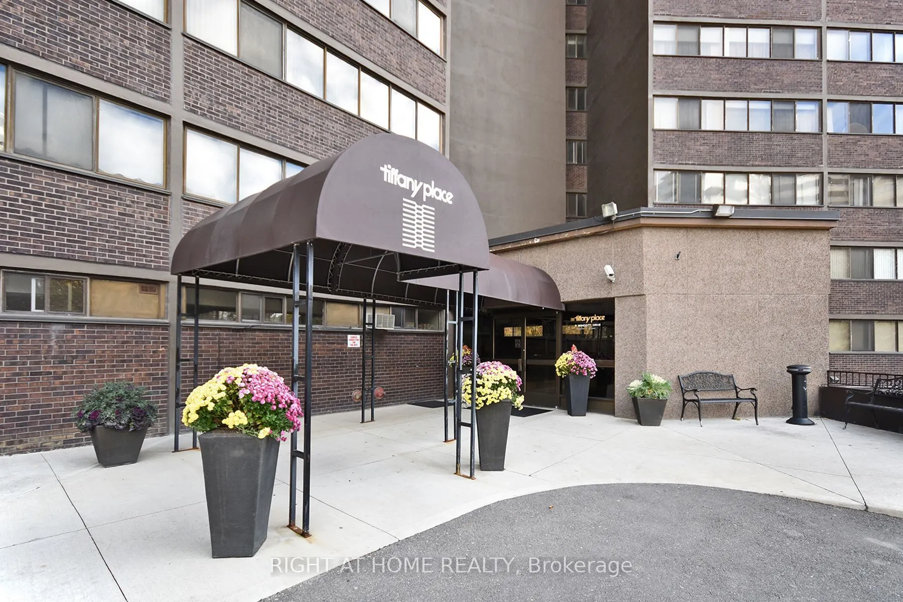 11 Wincott Drive, #1508