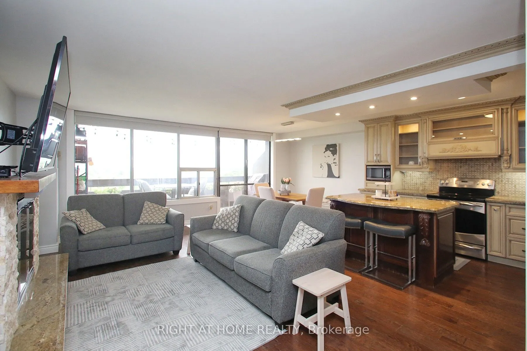 11 Wincott Drive, #1508
