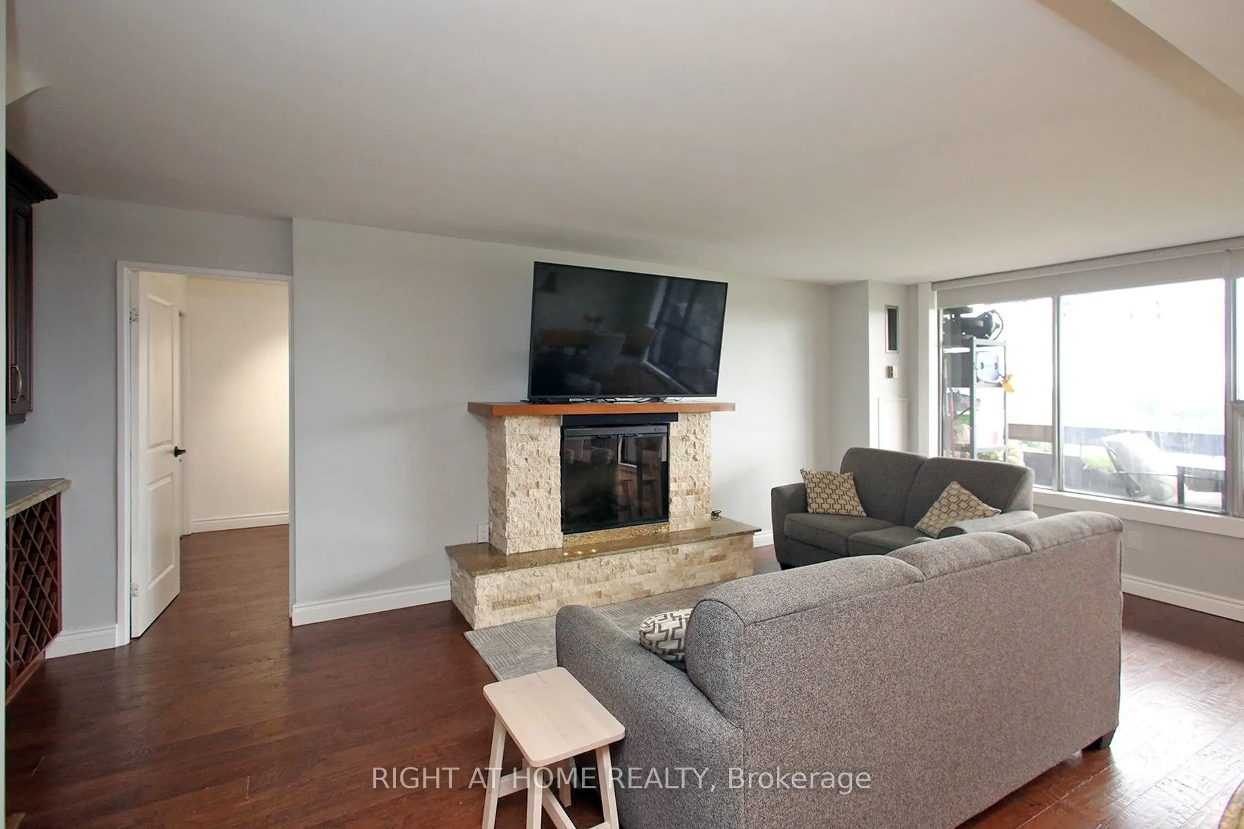 11 Wincott Drive, #1508