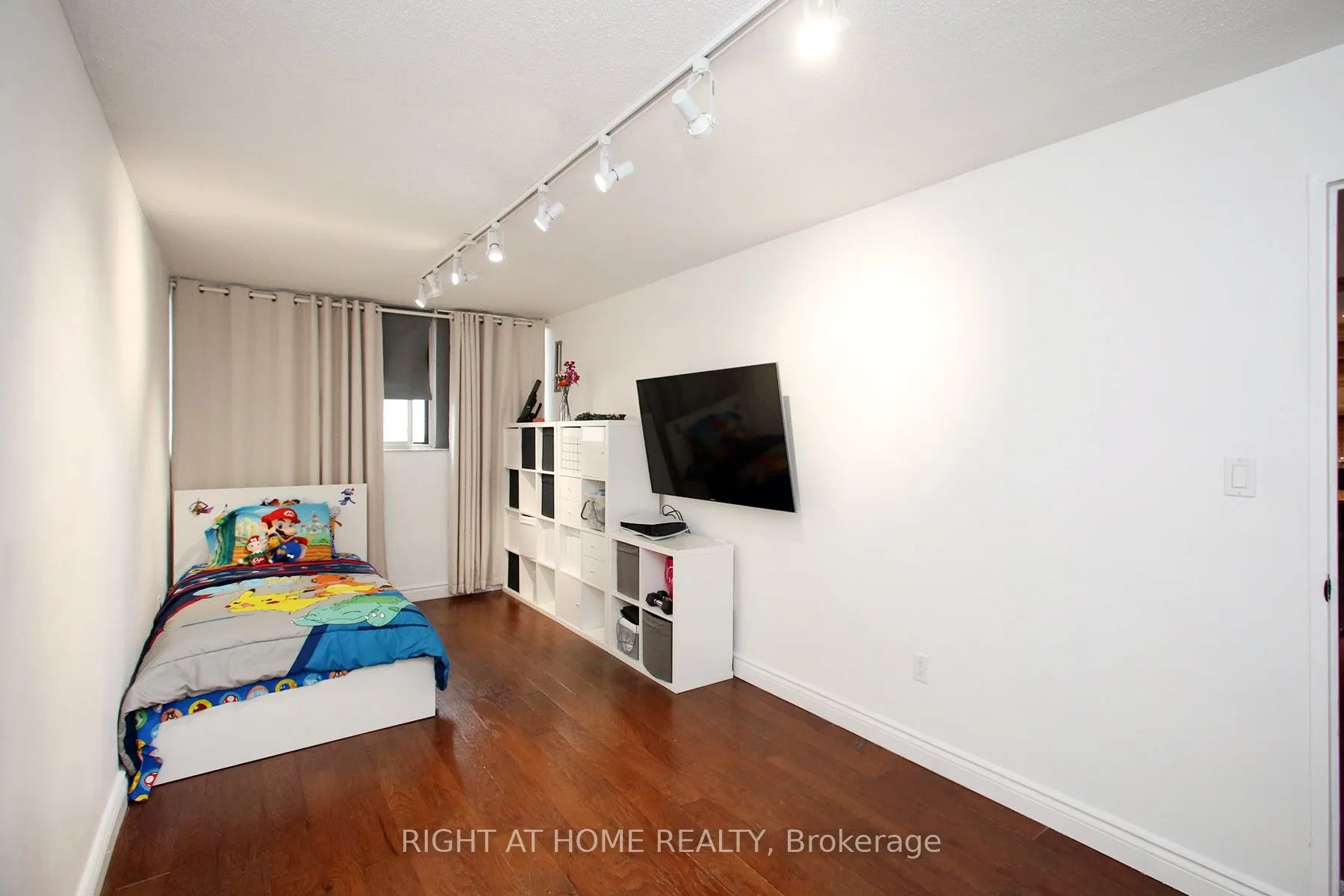 11 Wincott Drive, #1508