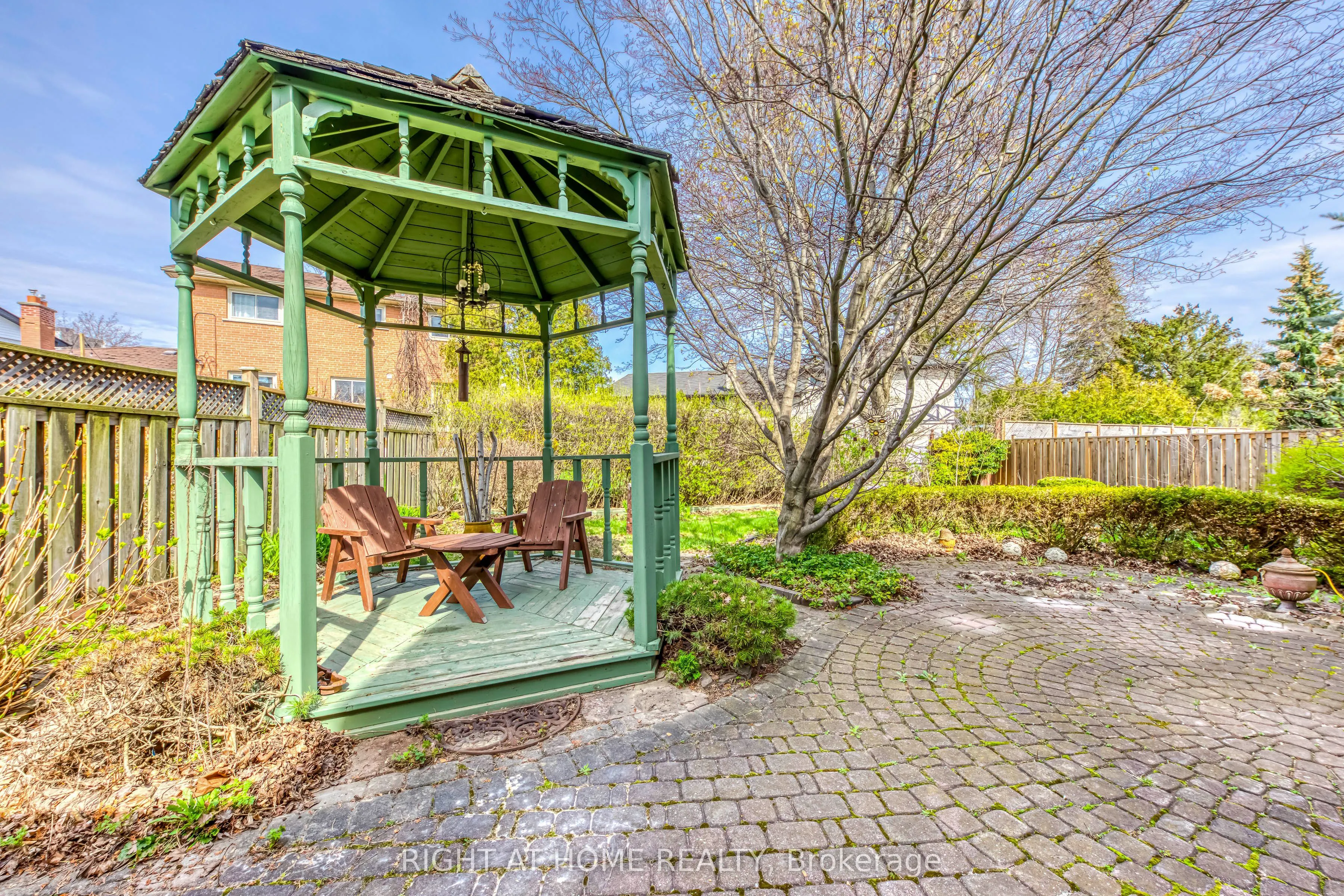 2125 Varency Drive, #Lower