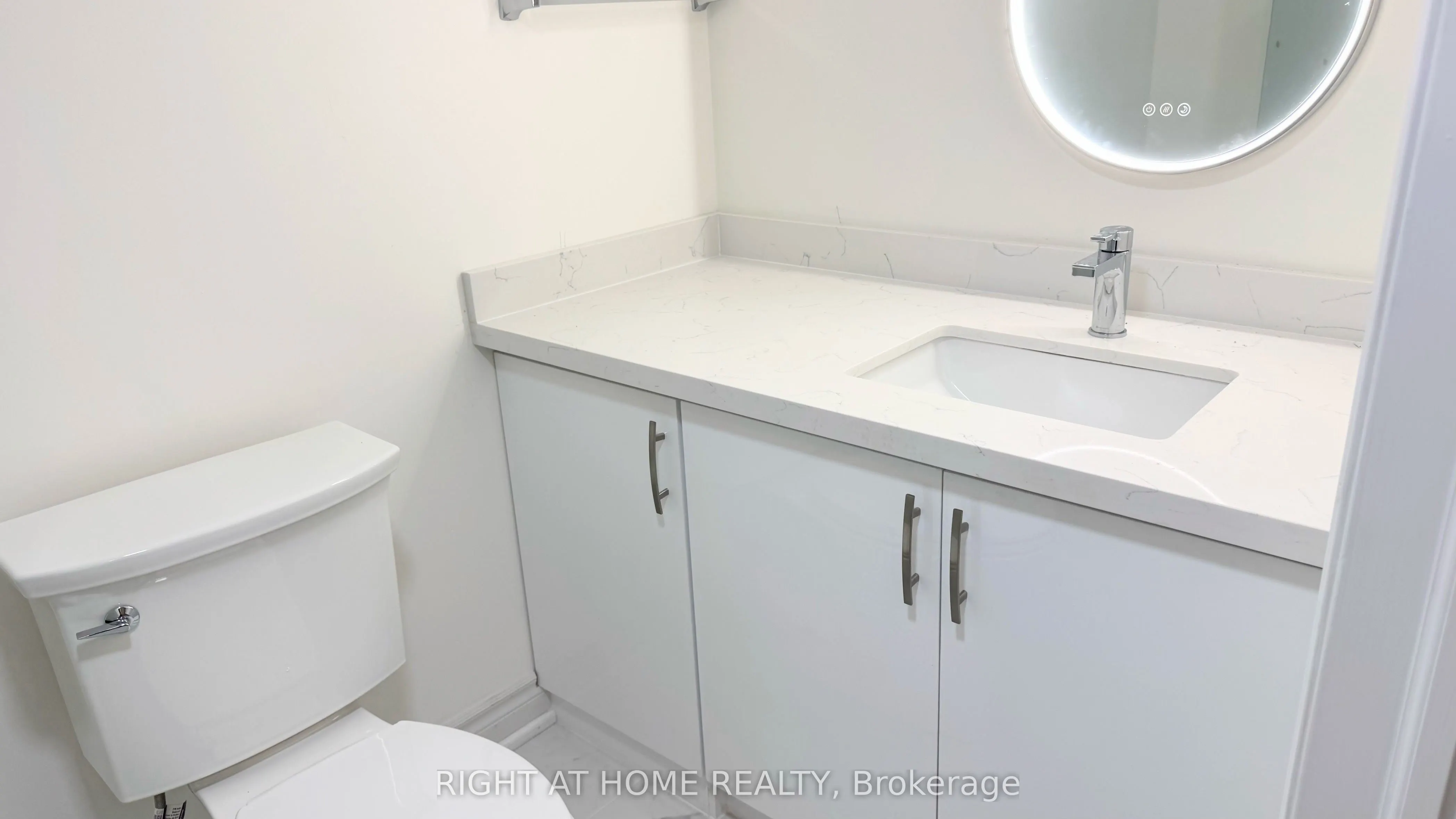 2125 Varency Drive, #Lower