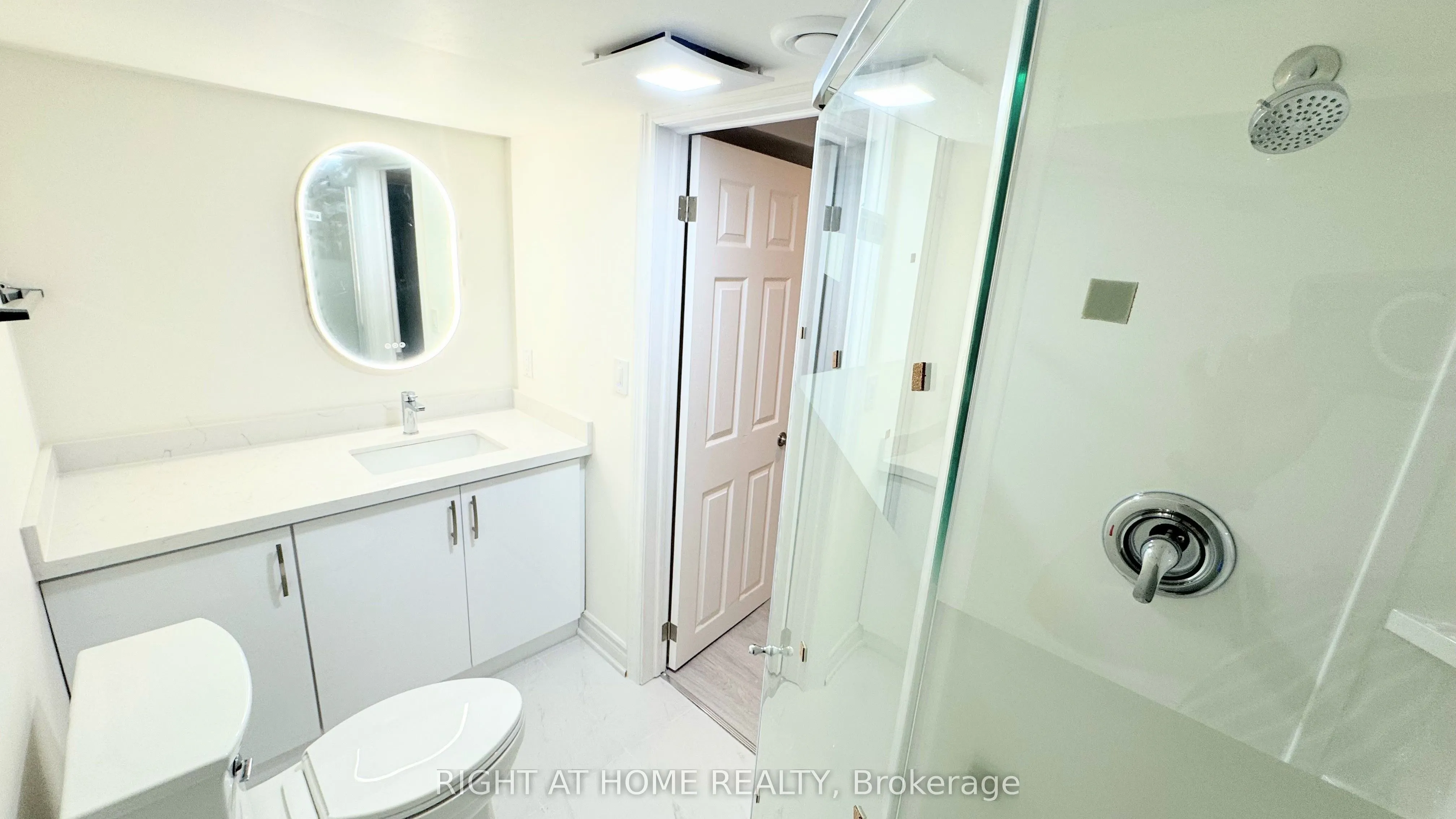 2125 Varency Drive, #Lower