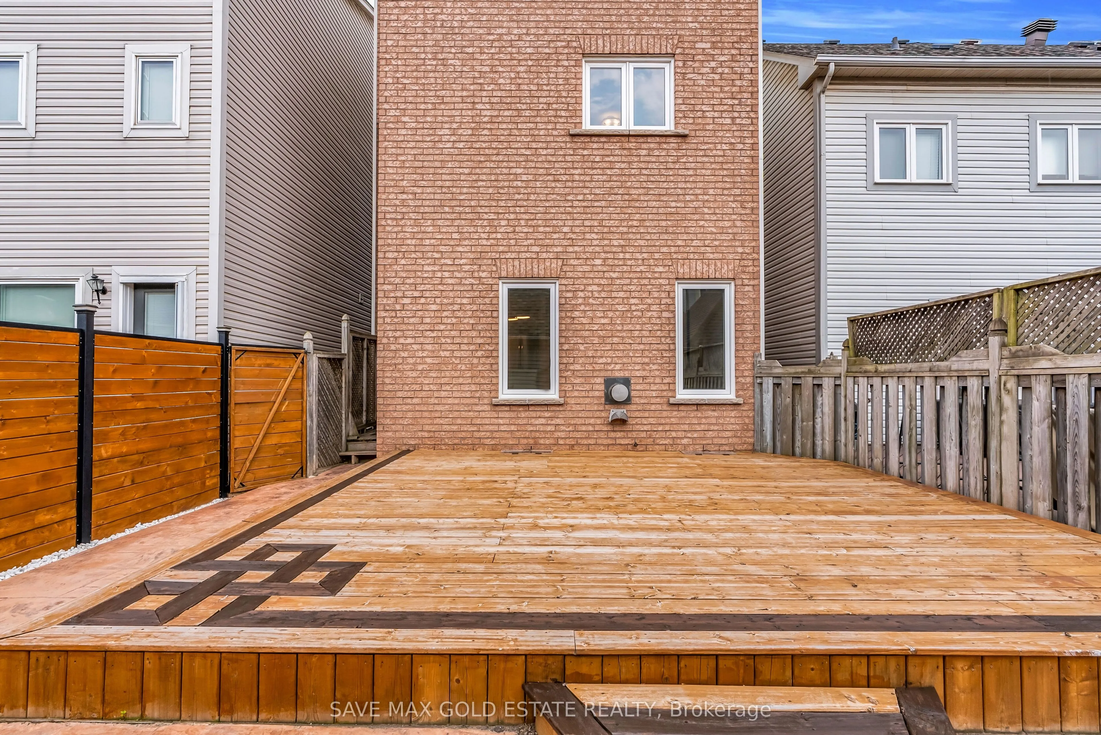 2259 Meadowland Drive N