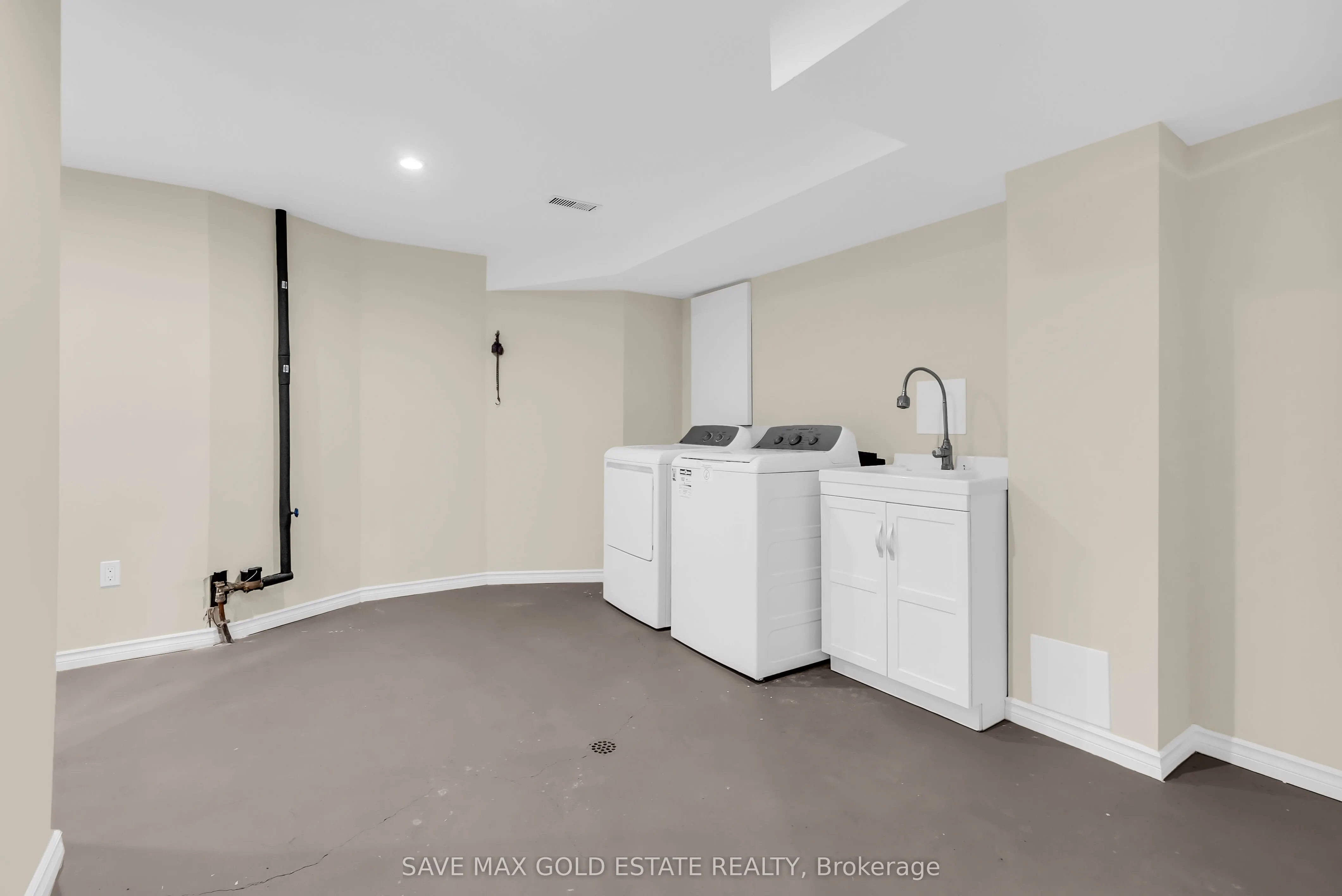 2259 Meadowland Drive N