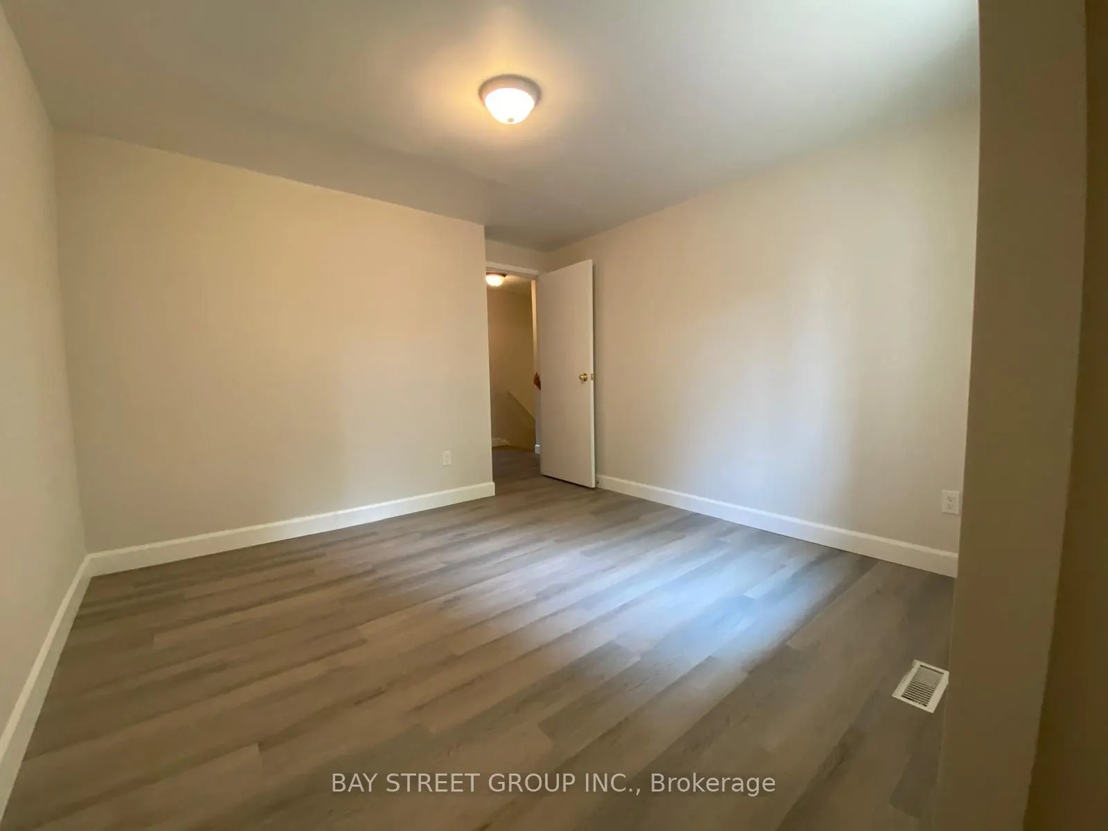 2200 Glenwood School Drive, #28