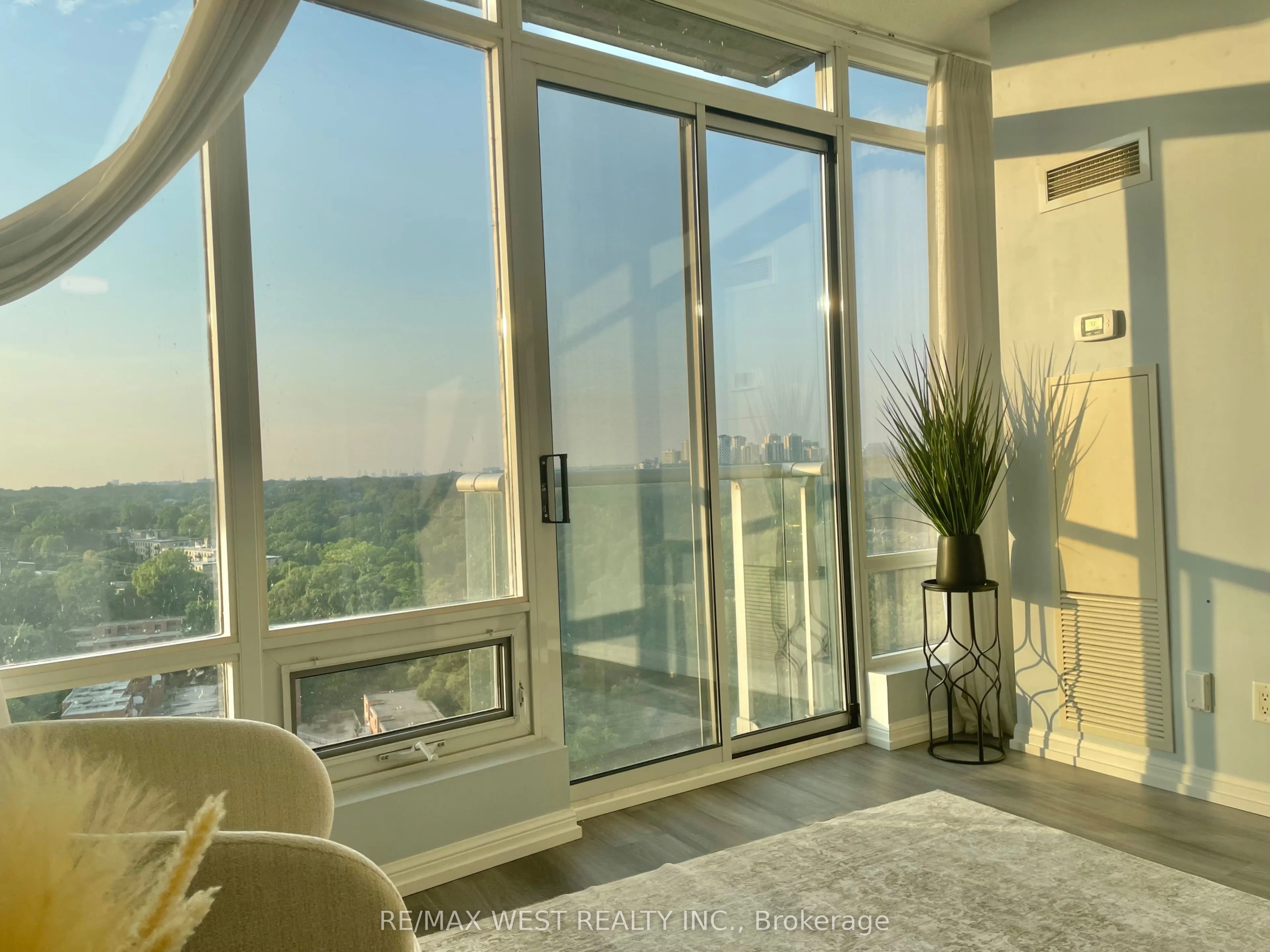 15 Windermere Avenue, #1704