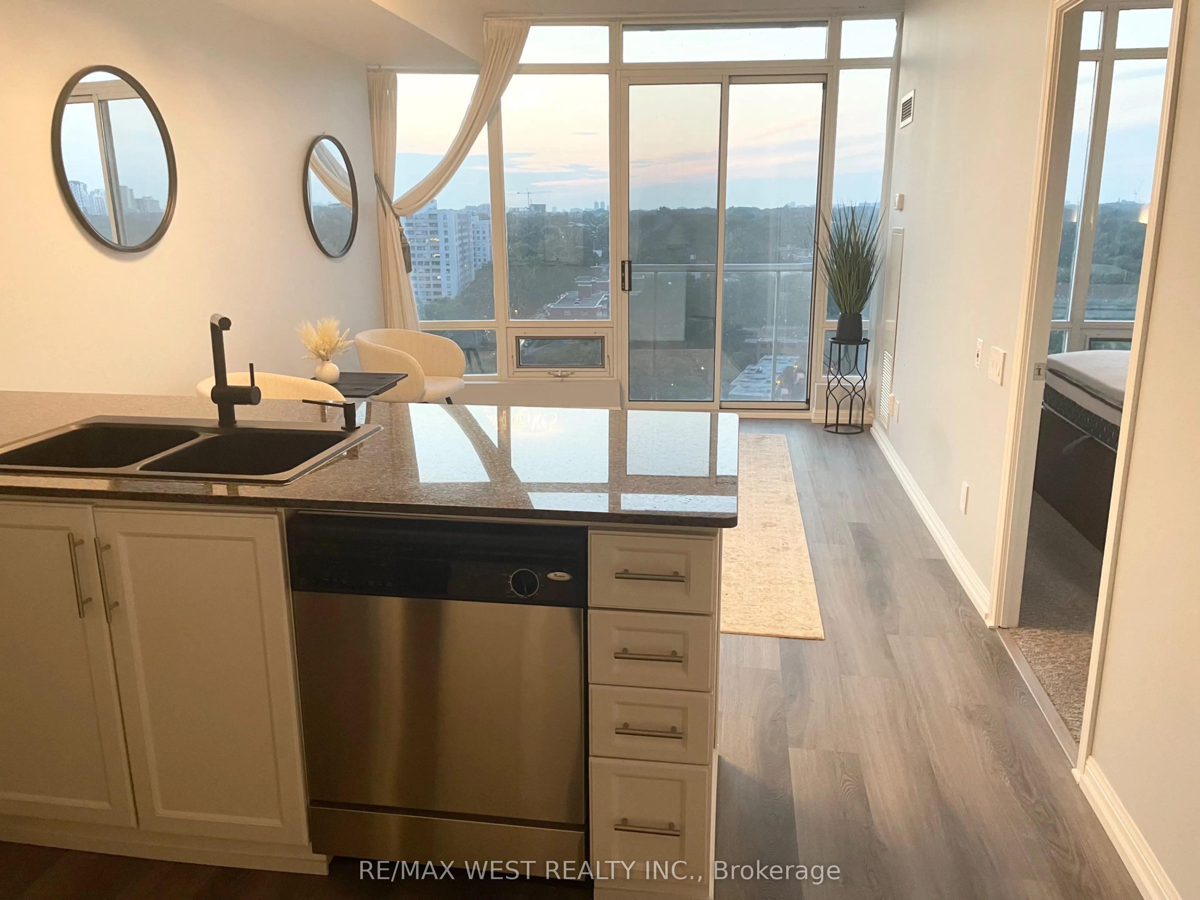 15 Windermere Avenue, #1704