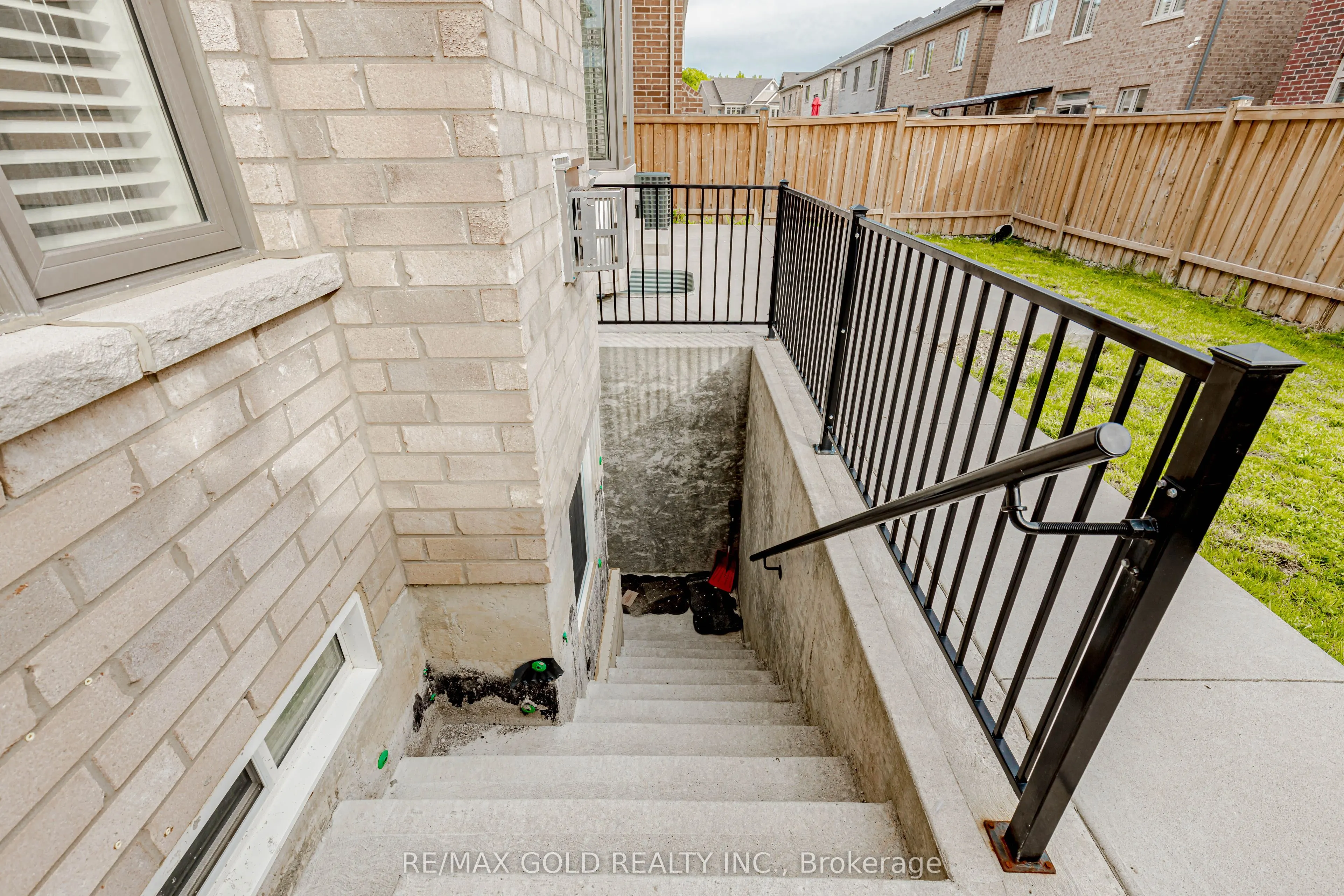 29 Ezra Crescent