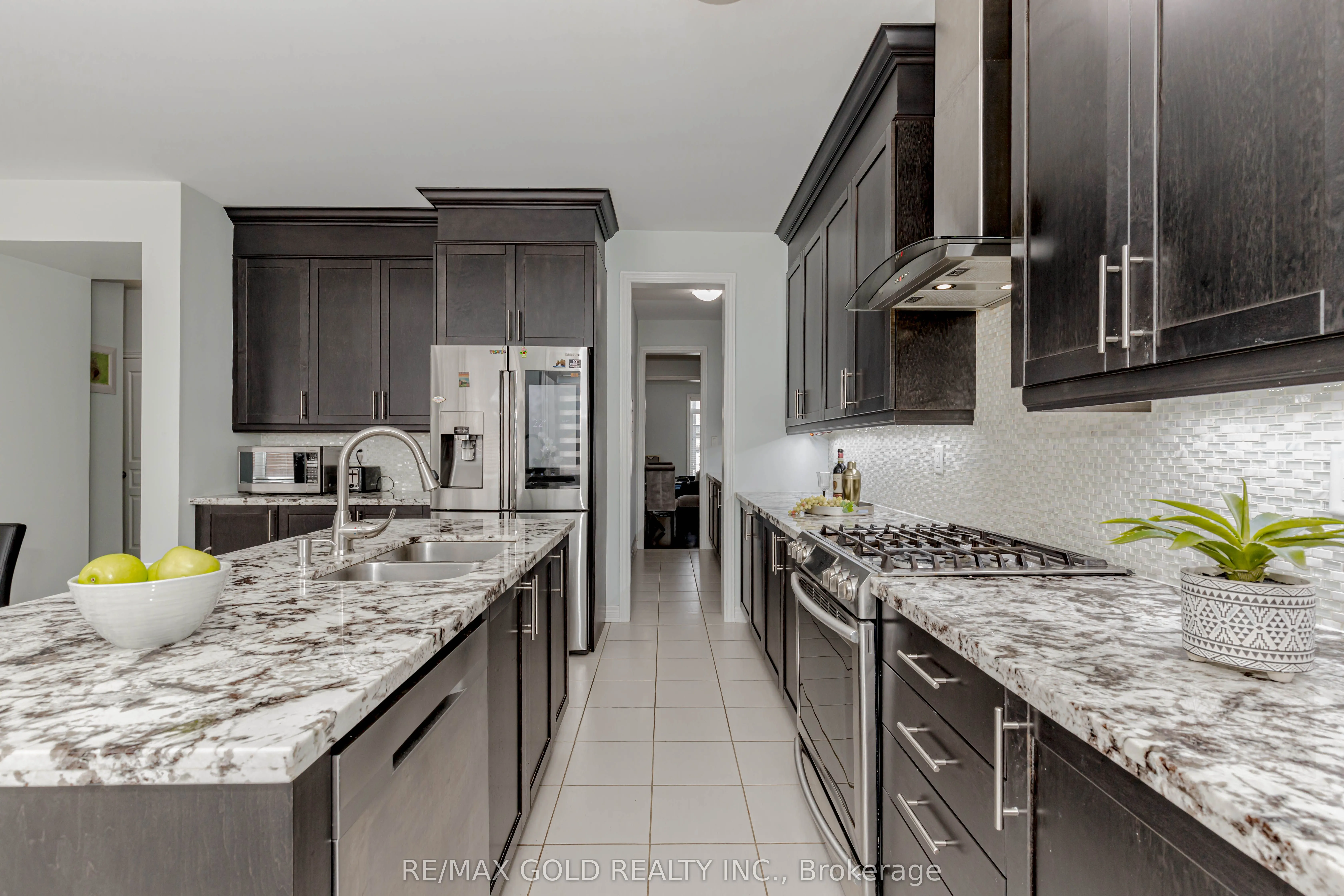 29 Ezra Crescent