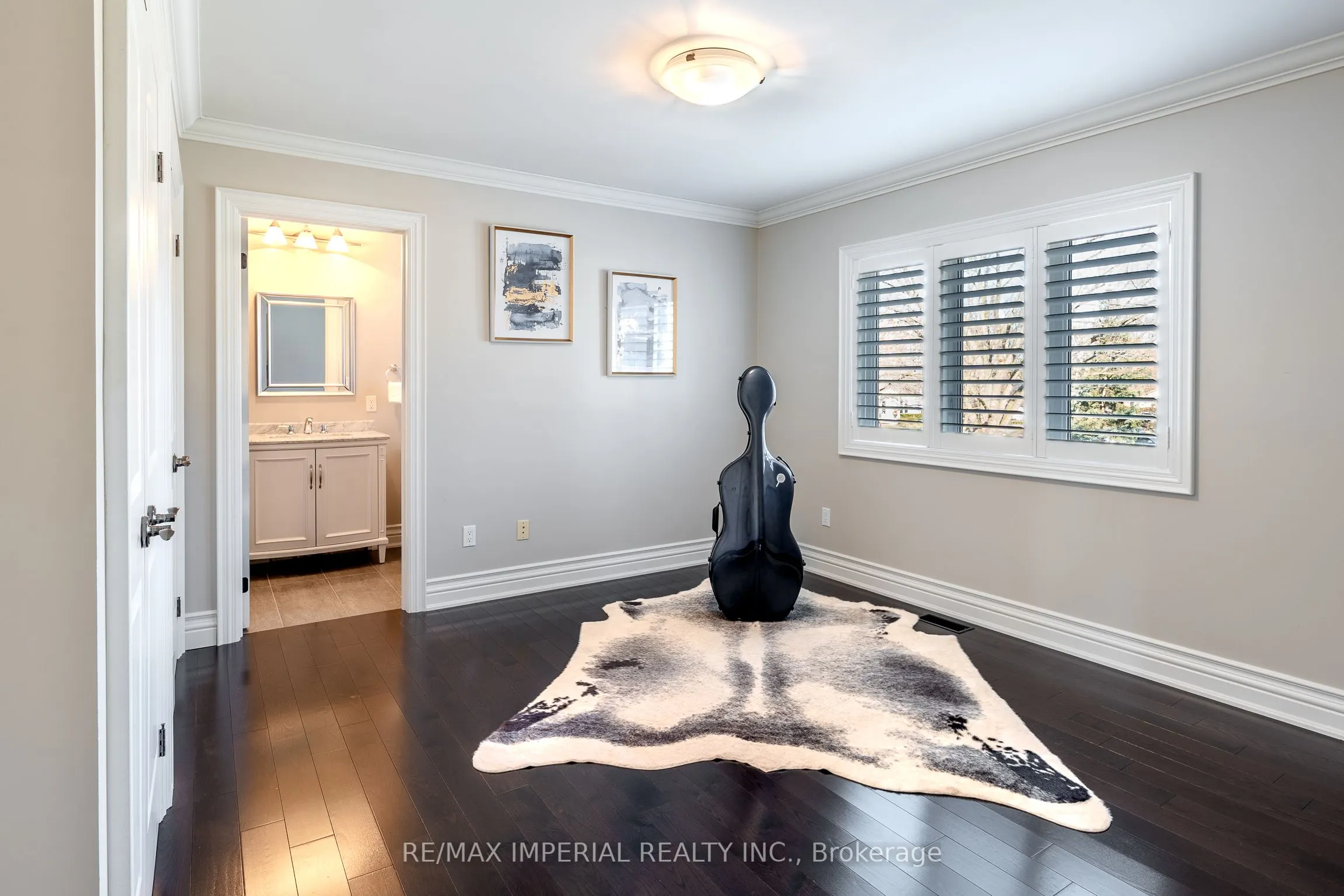 418 Queen Mary Drive