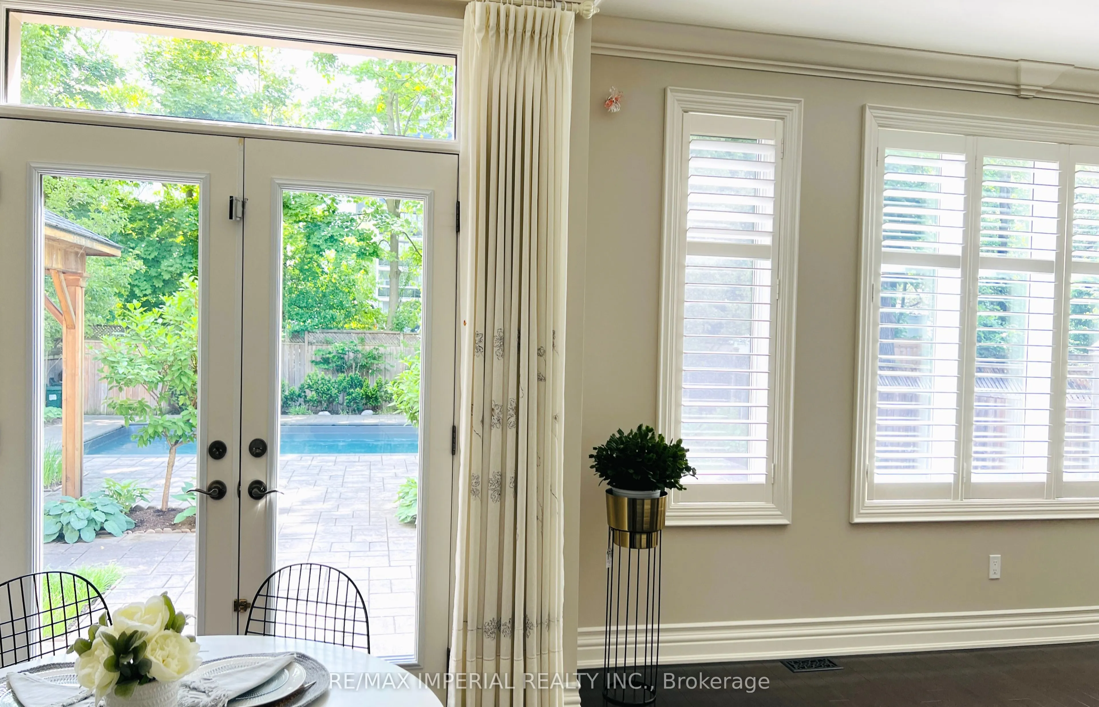 418 Queen Mary Drive