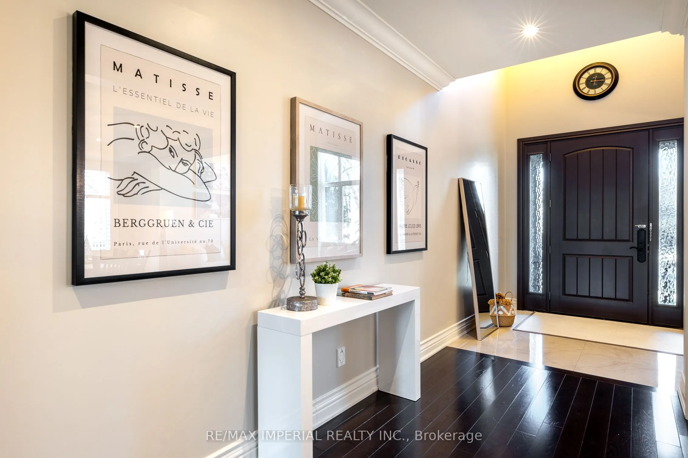 418 Queen Mary Drive