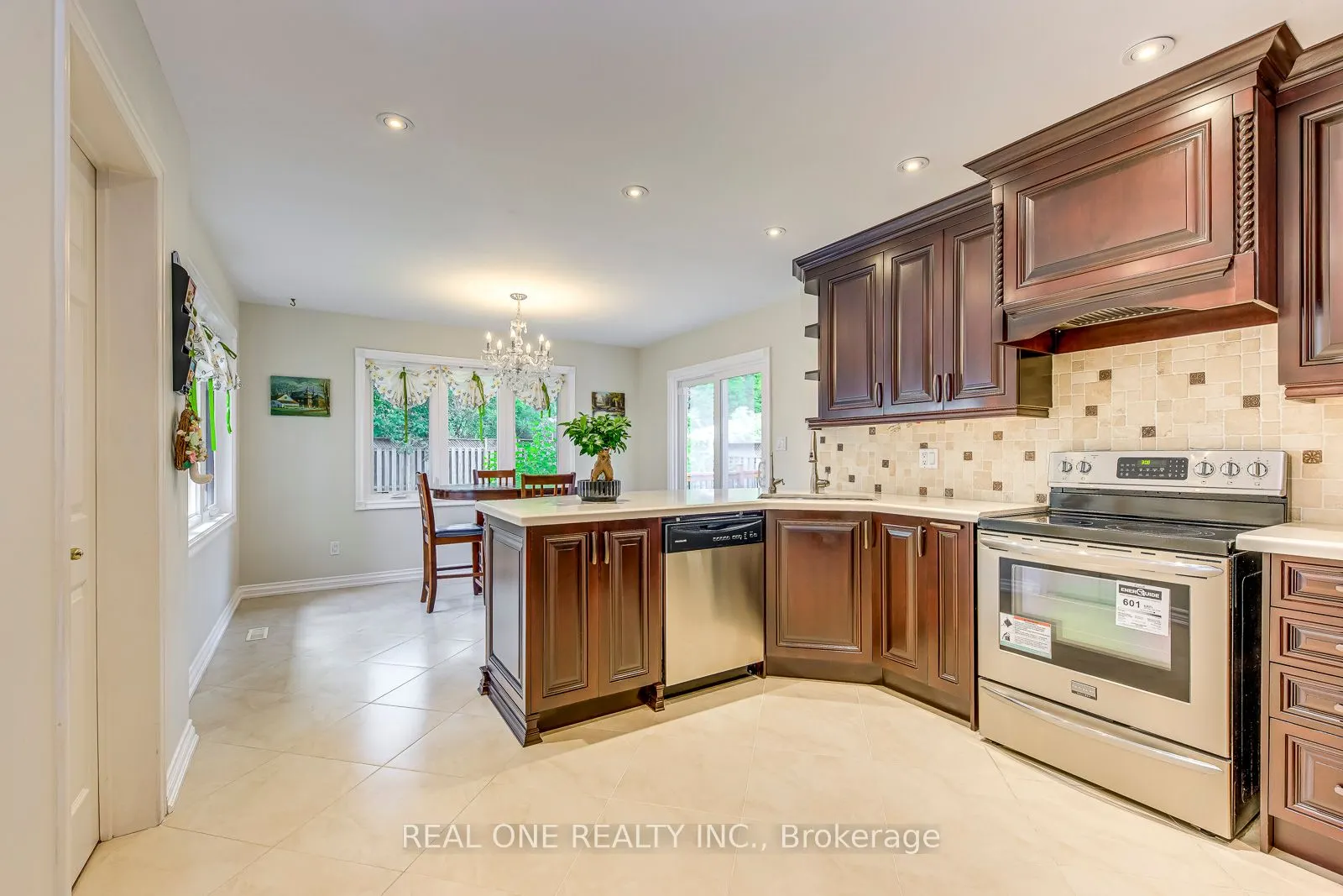1237 Woodview Drive