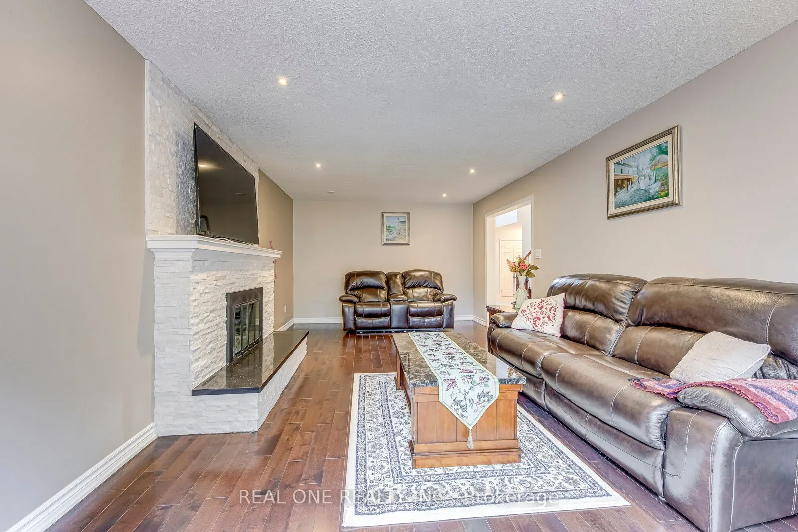 1237 Woodview Drive