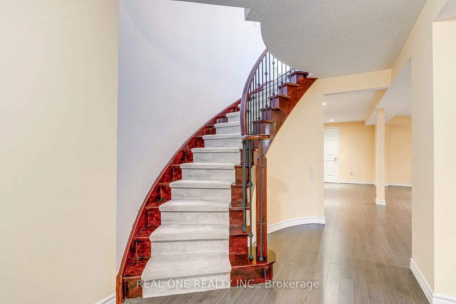 1237 Woodview Drive