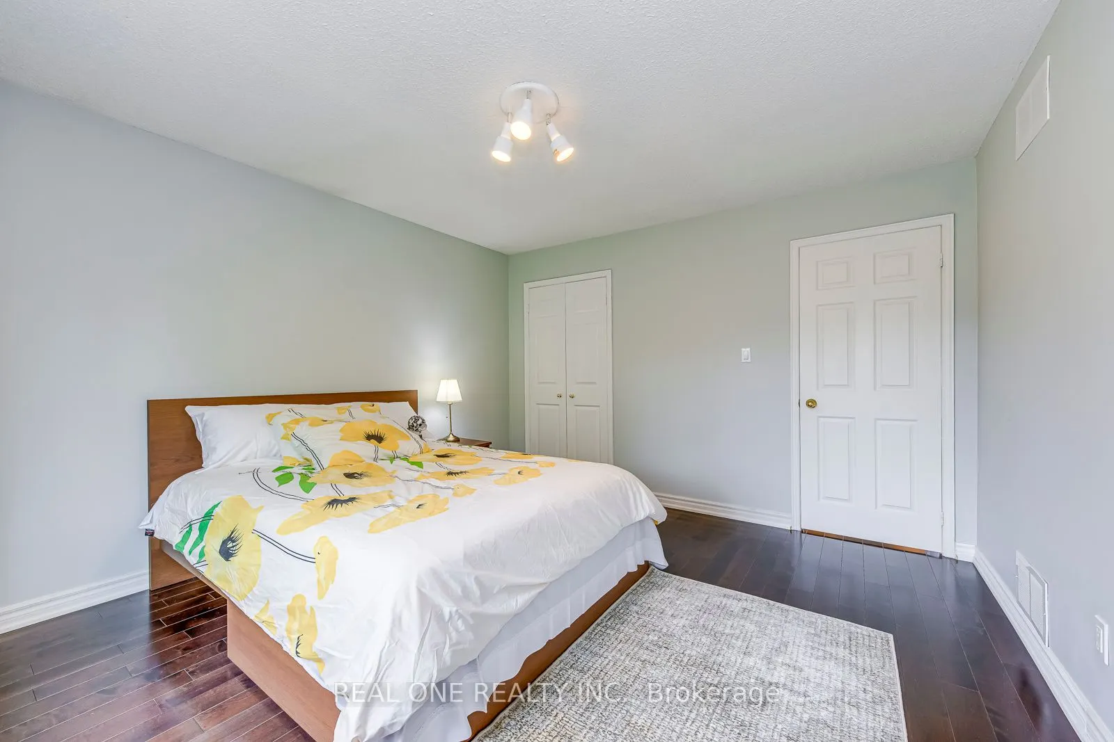 1237 Woodview Drive