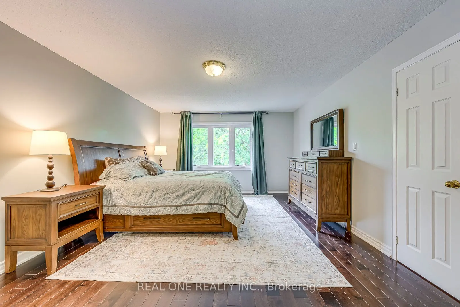 1237 Woodview Drive