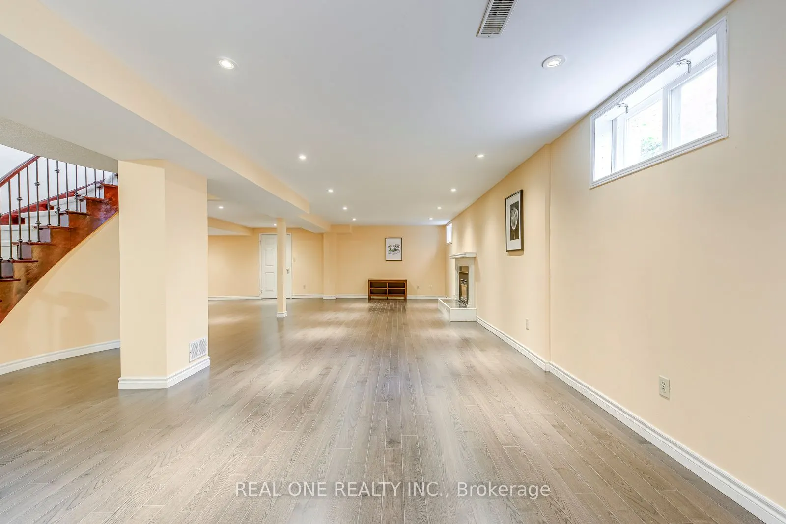 1237 Woodview Drive