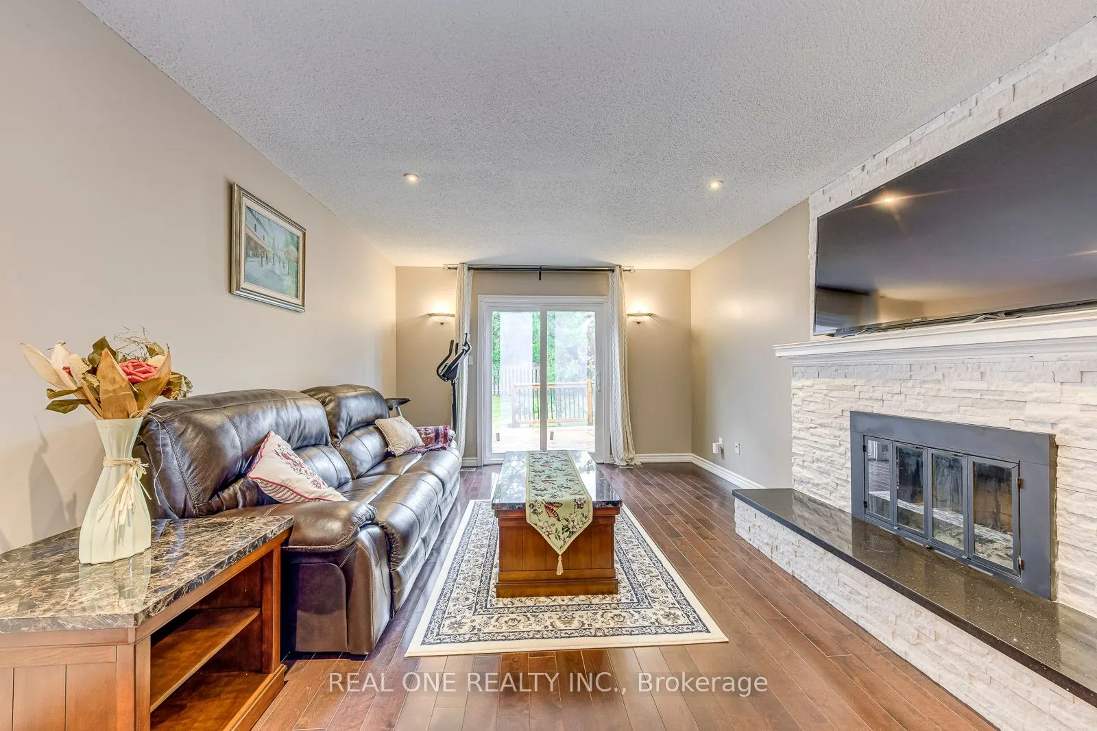 1237 Woodview Drive