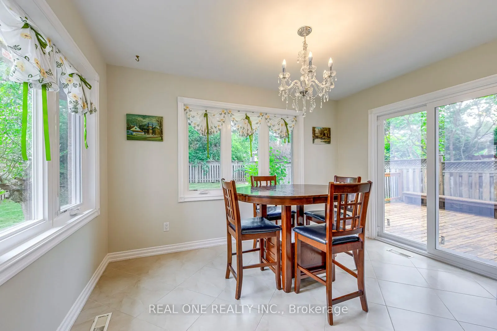 1237 Woodview Drive