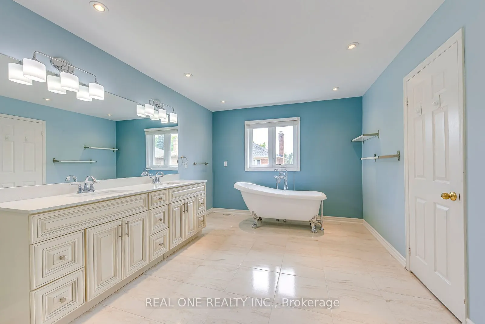 1237 Woodview Drive