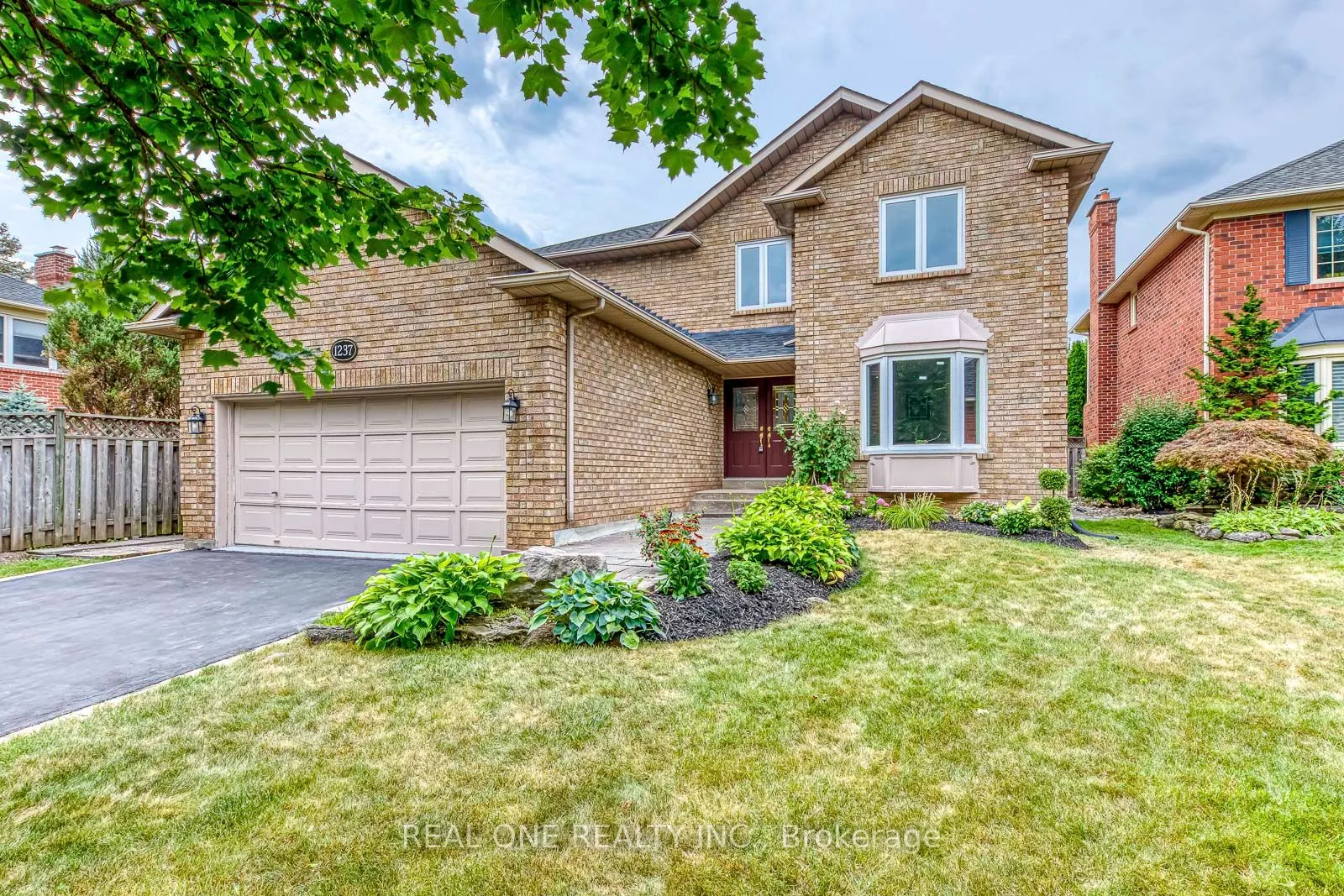 1237 Woodview Drive