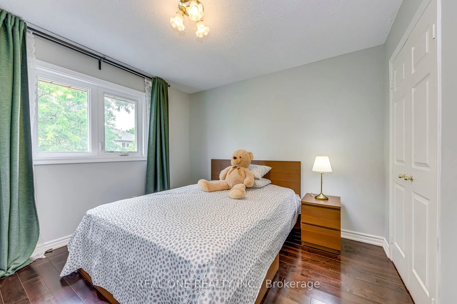 1237 Woodview Drive
