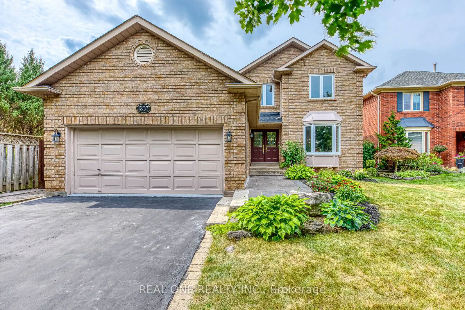1237 Woodview Drive
