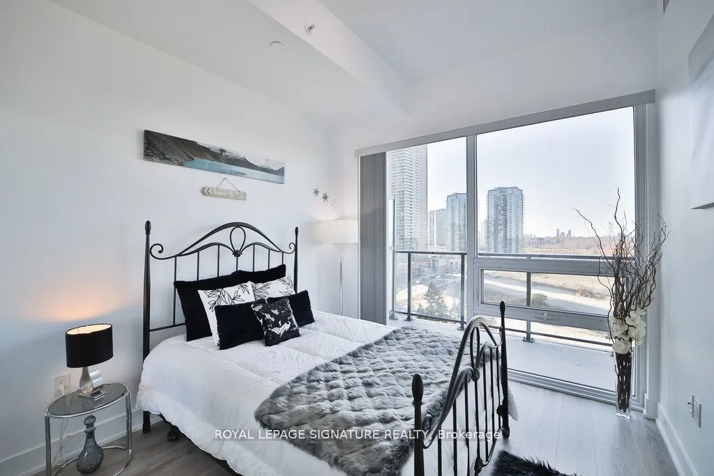 30 Shore Breeze Drive, #913