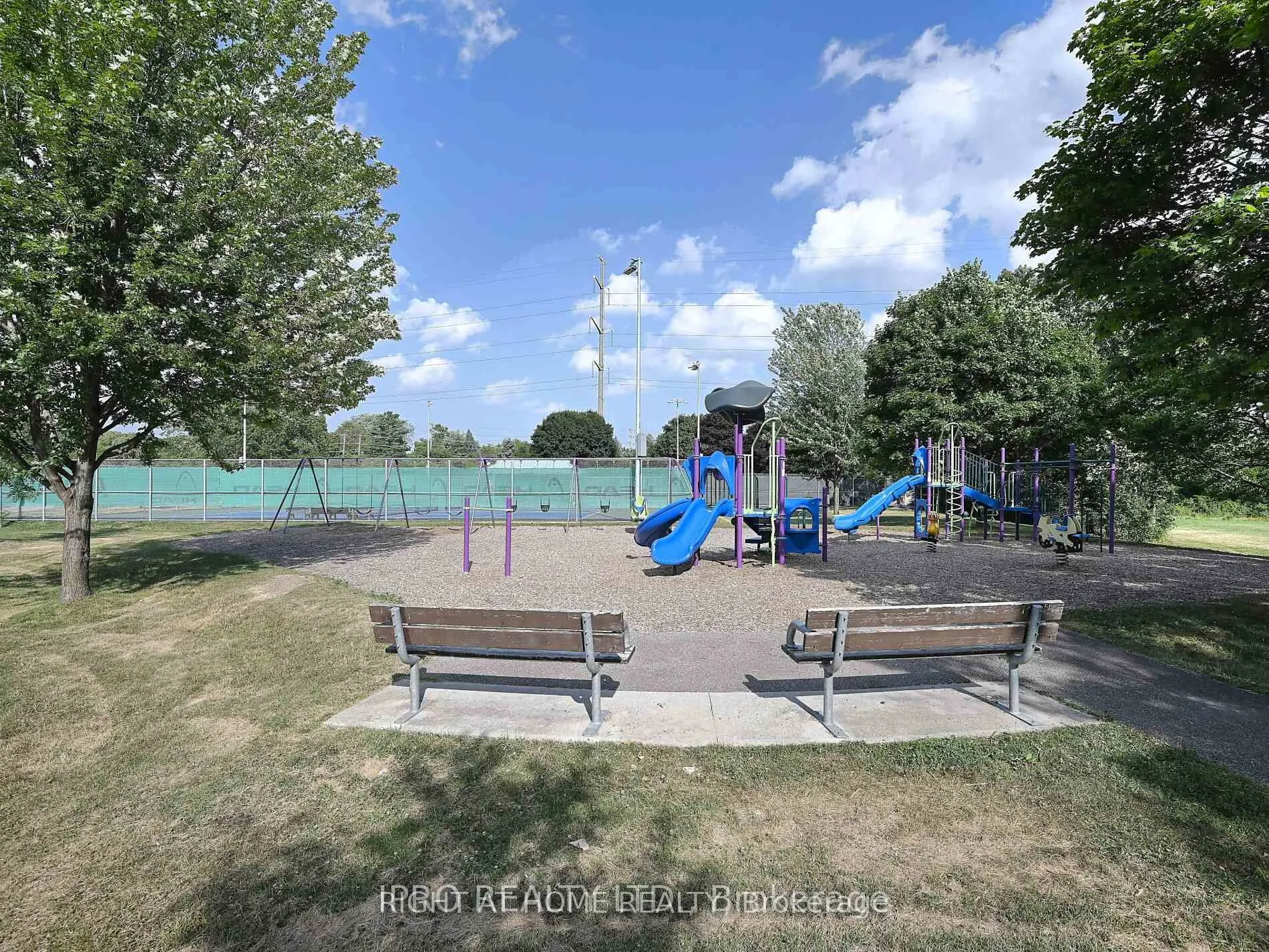 986 Vanier Drive