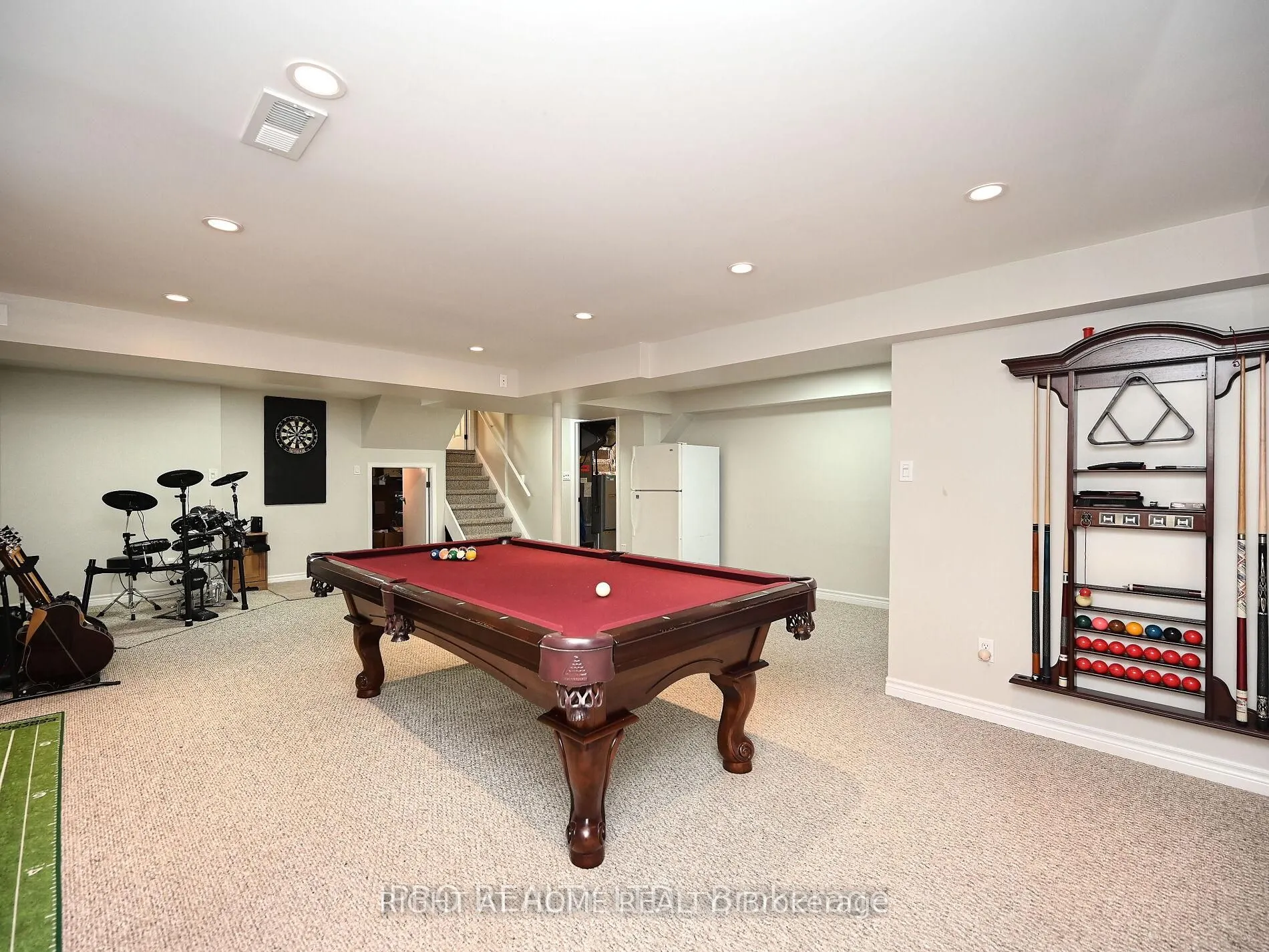 986 Vanier Drive